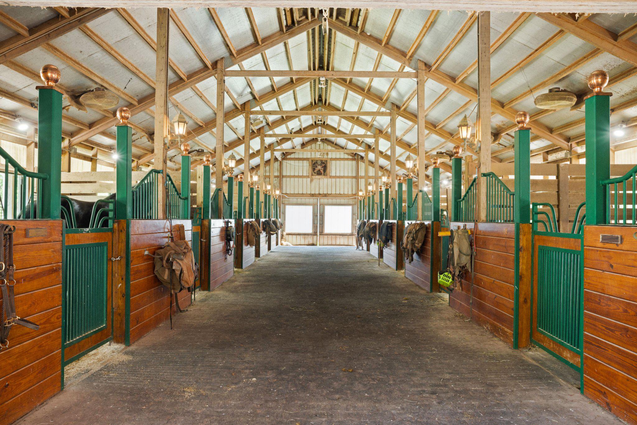 POOLESVILLE OUTSIDE - Residential