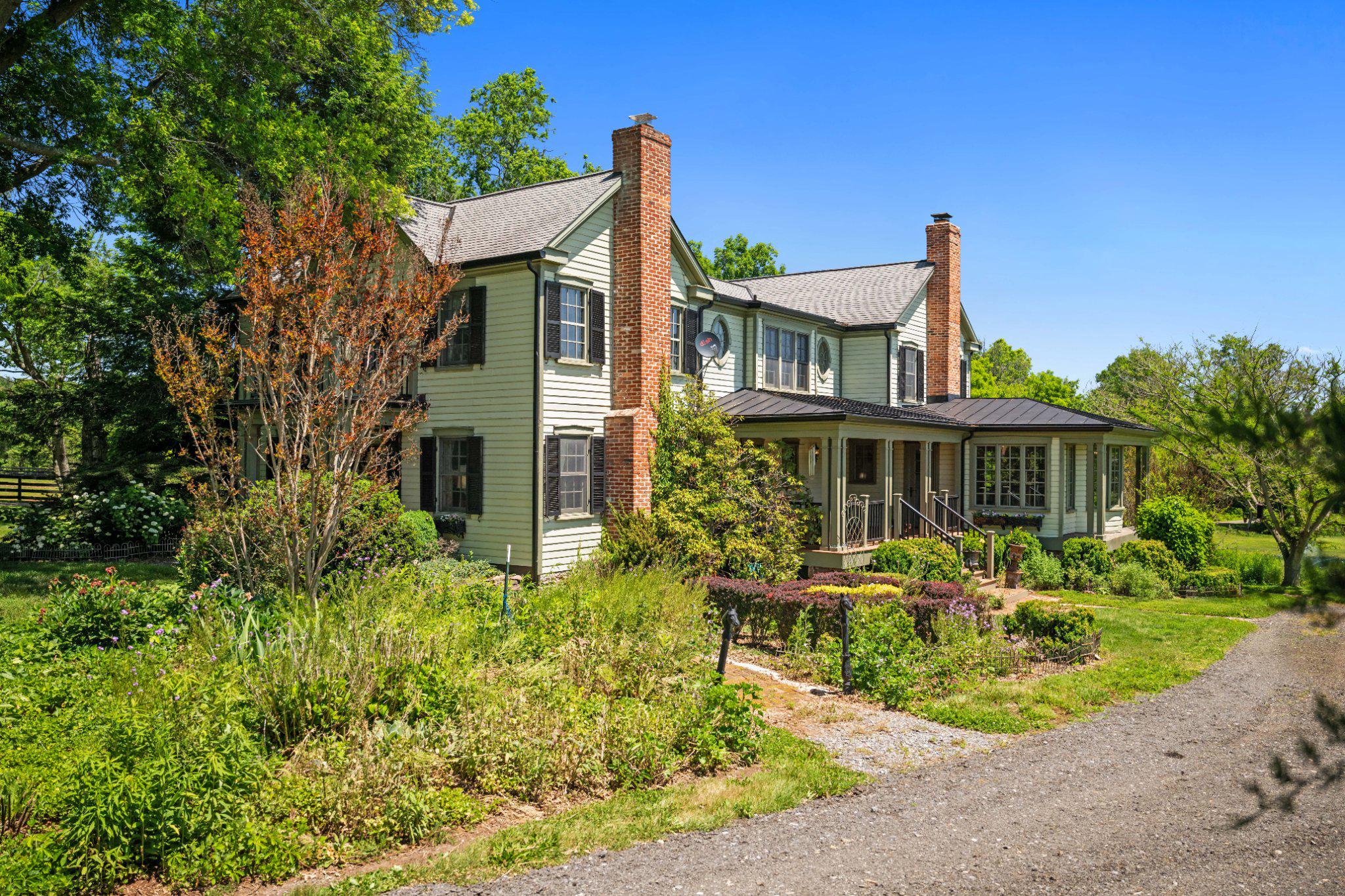 POOLESVILLE OUTSIDE - Residential