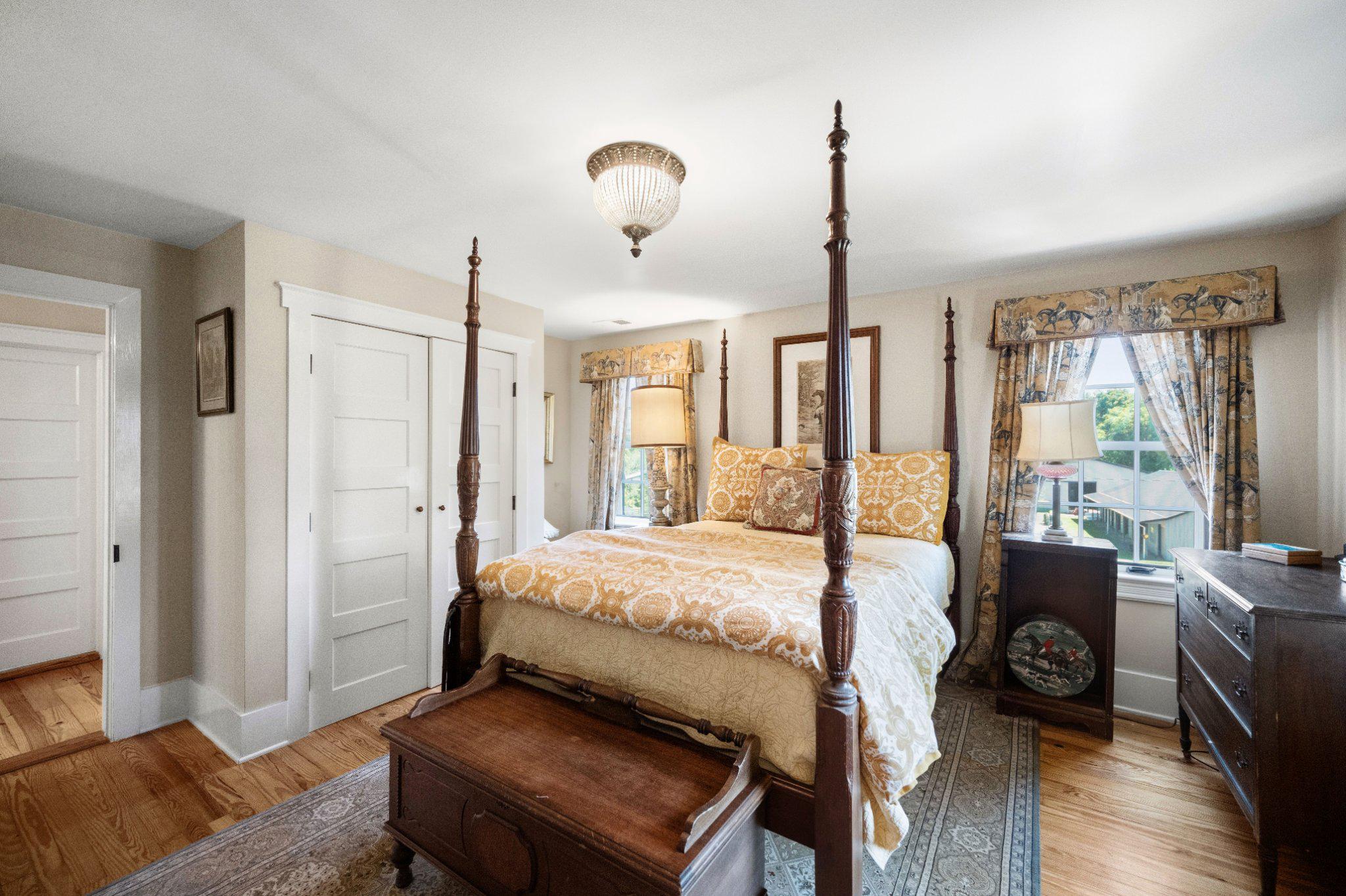 POOLESVILLE OUTSIDE - Residential
