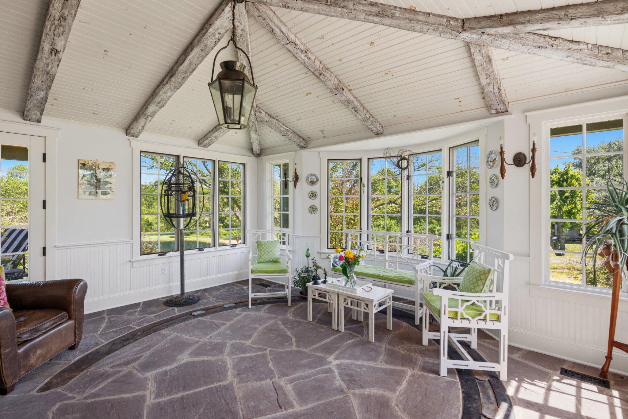 POOLESVILLE OUTSIDE - Residential
