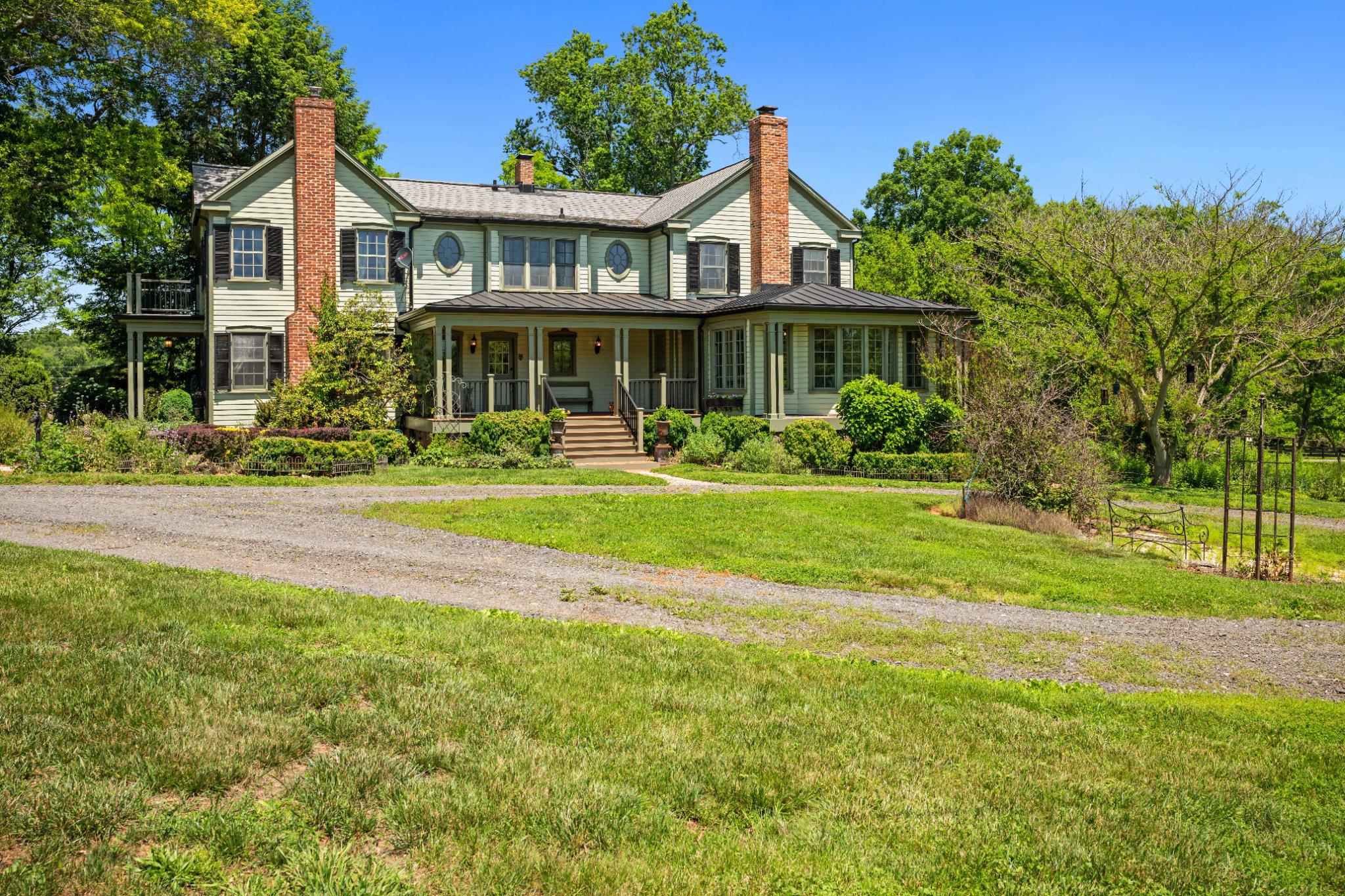 POOLESVILLE OUTSIDE - Residential