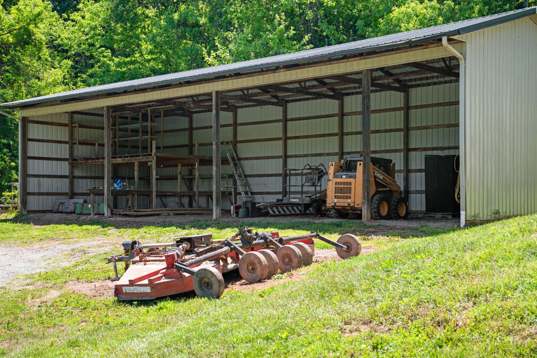POOLESVILLE OUTSIDE - Residential