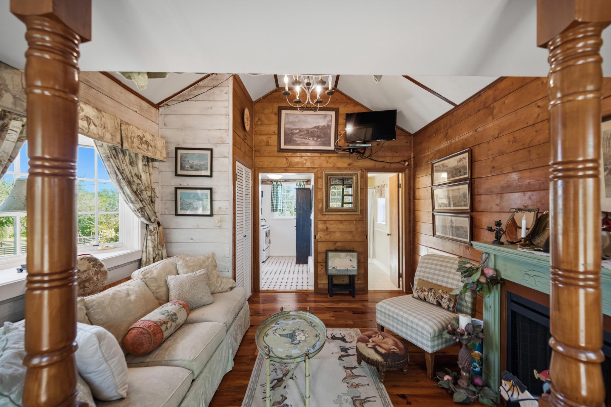 POOLESVILLE OUTSIDE - Residential