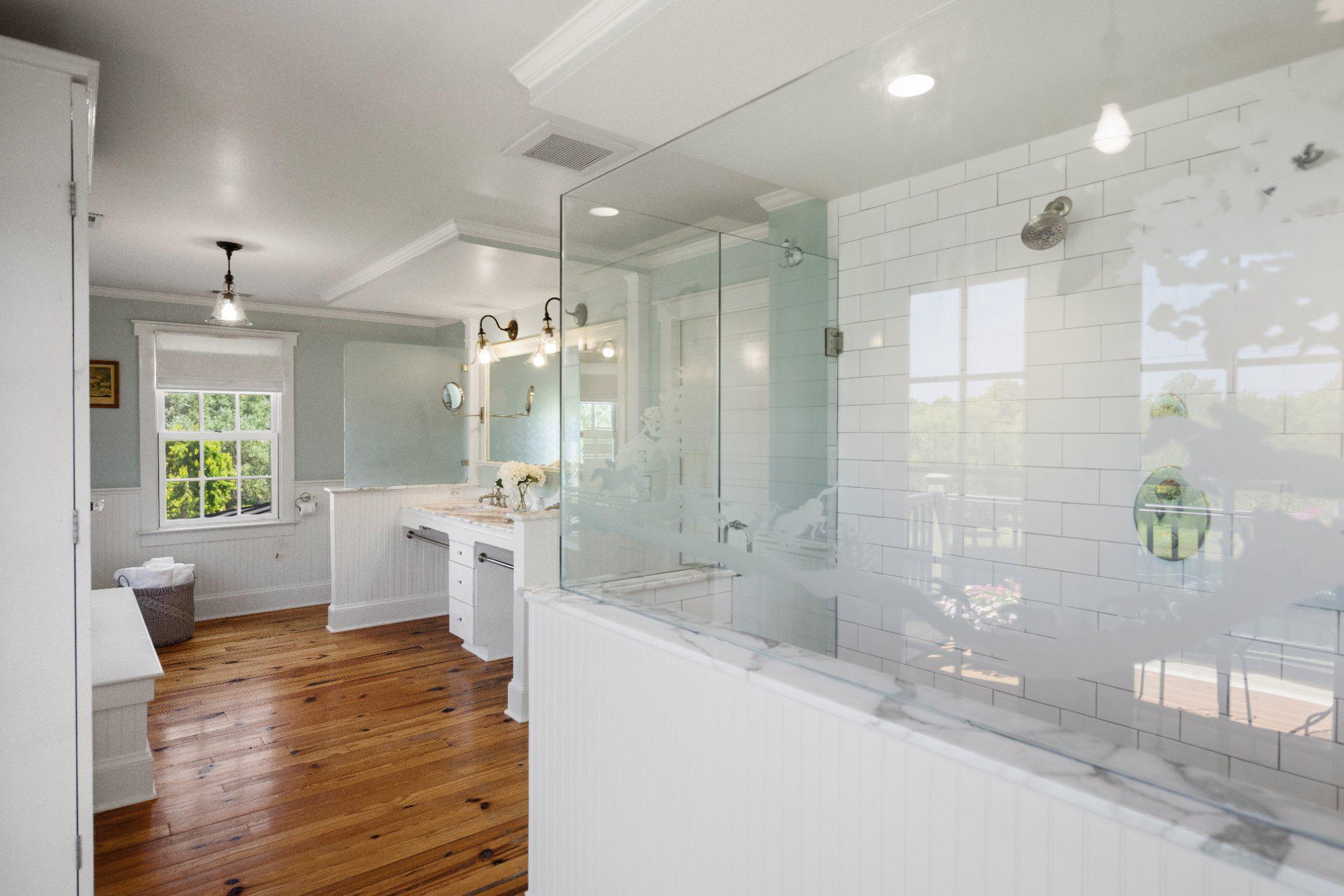 POOLESVILLE OUTSIDE - Residential