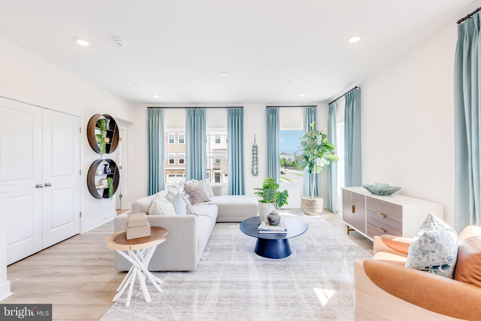 WATER'S LANDING - Residential
