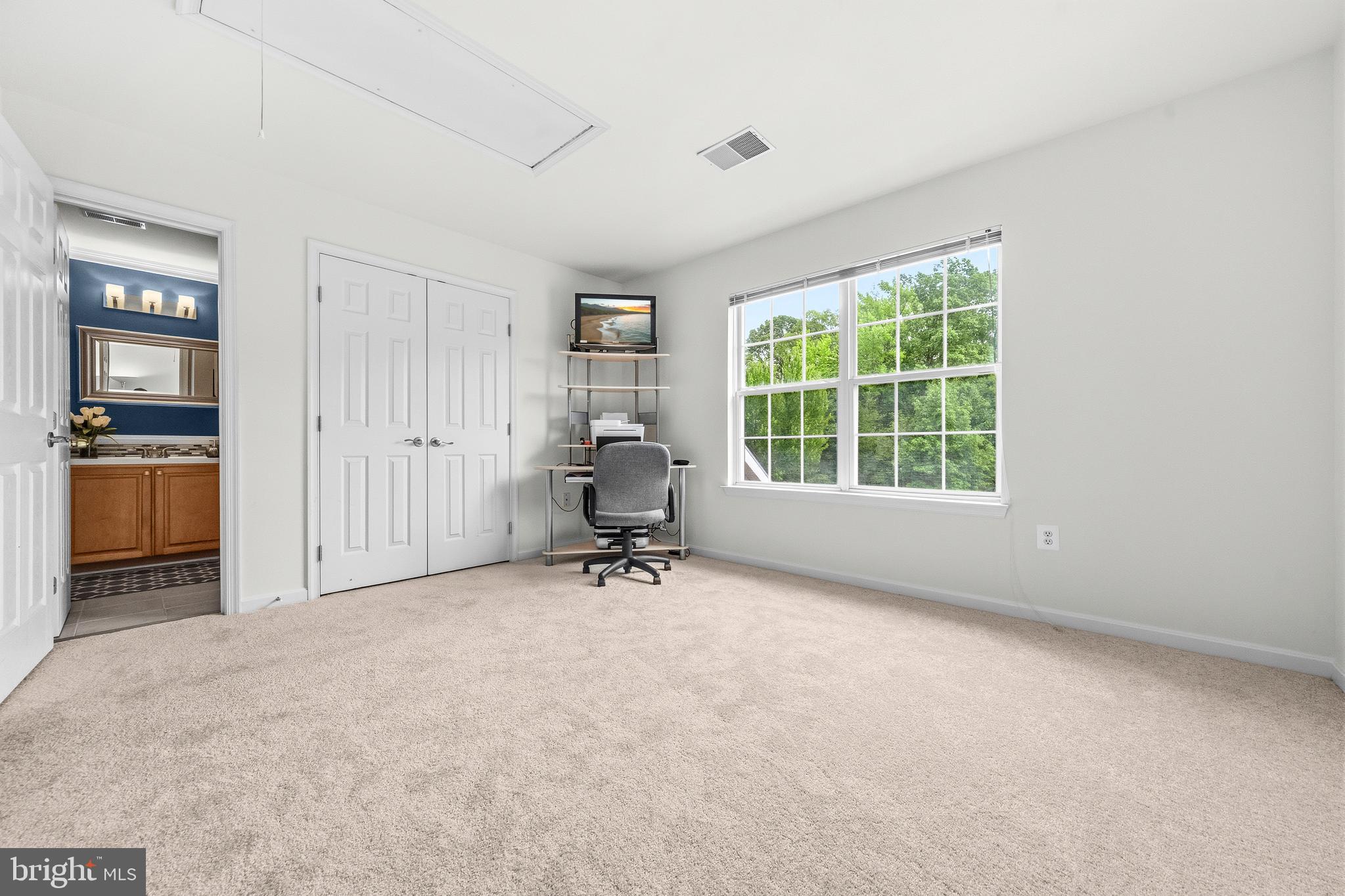 FARMINGTON WOODS - Residential