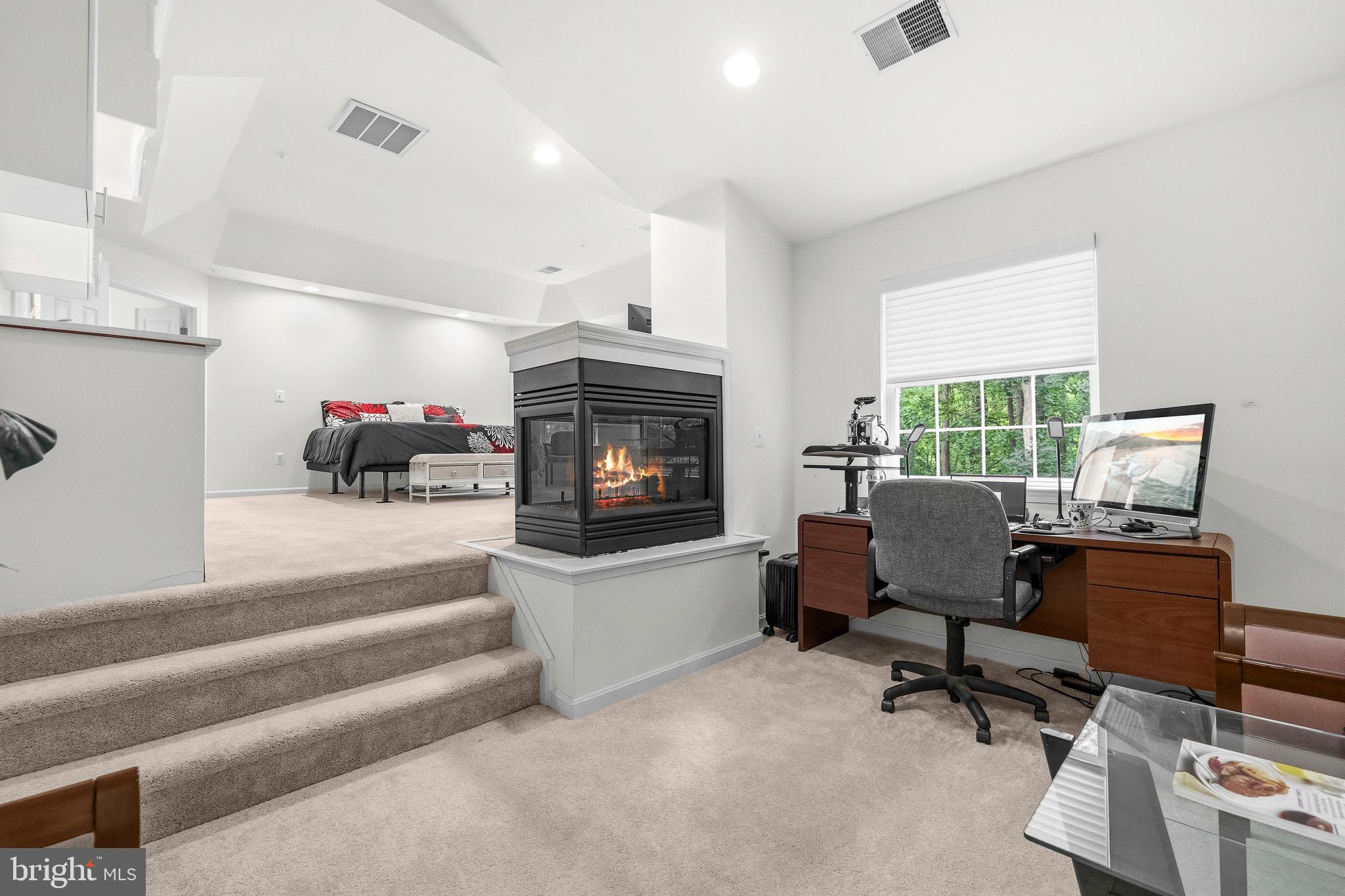 FARMINGTON WOODS - Residential
