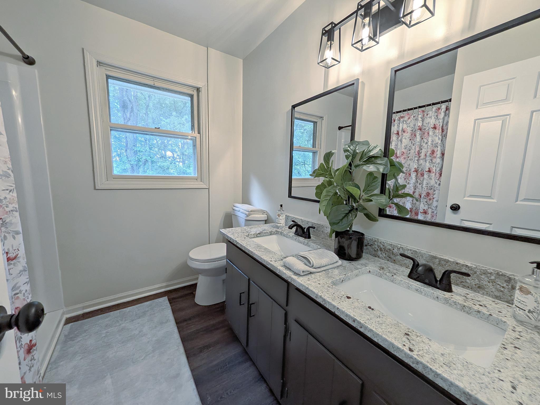 SHERWOOD FOREST - Residential