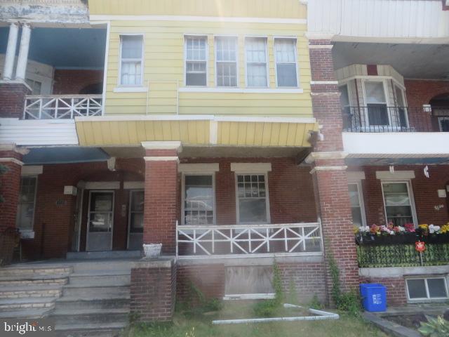 Large two story, porch front Duplex located in West Philadelphia just off of 57th and Walnut Street. Nice sized two bedroom apartment on the 1st floor. Large, 2/3 bedroom apartment on the 2nd floor. Tremendous rental income potential. Conveniently located with easy access to University City and Center City Philadelphia.