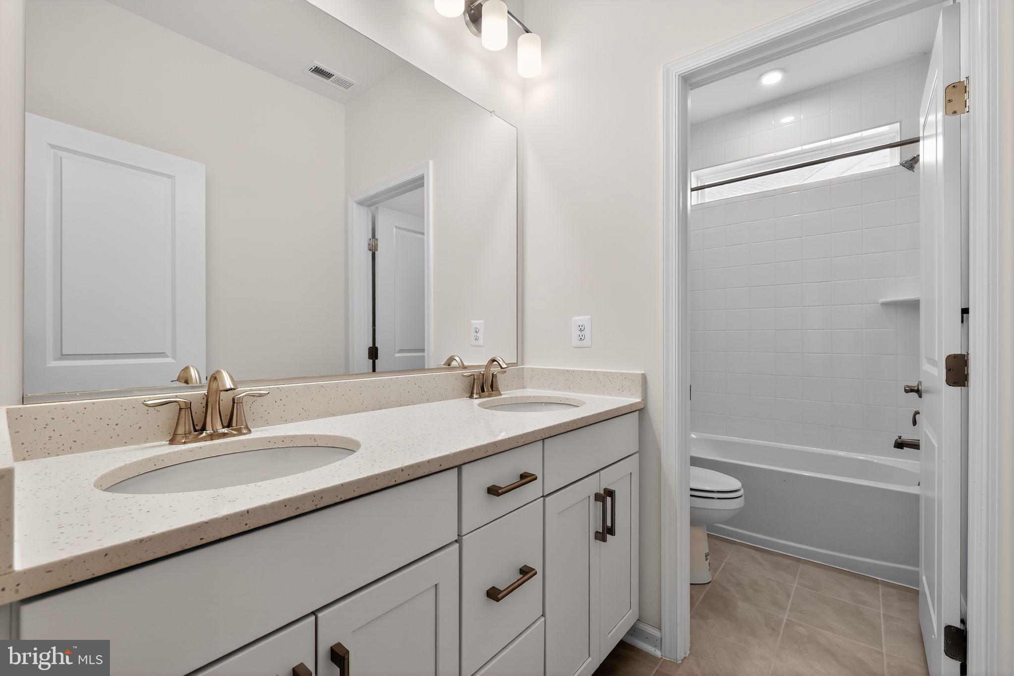 SYCAMORE CHASE - Residential