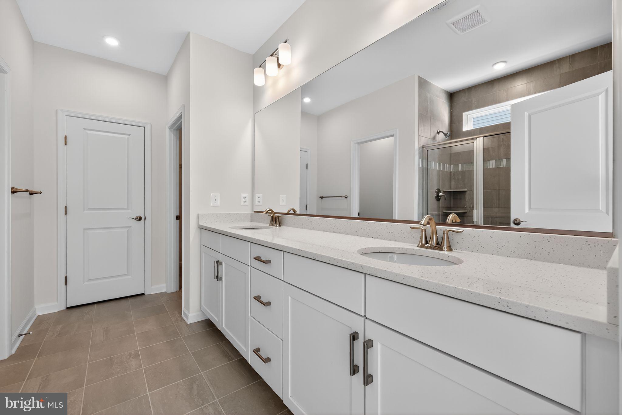 SYCAMORE CHASE - Residential
