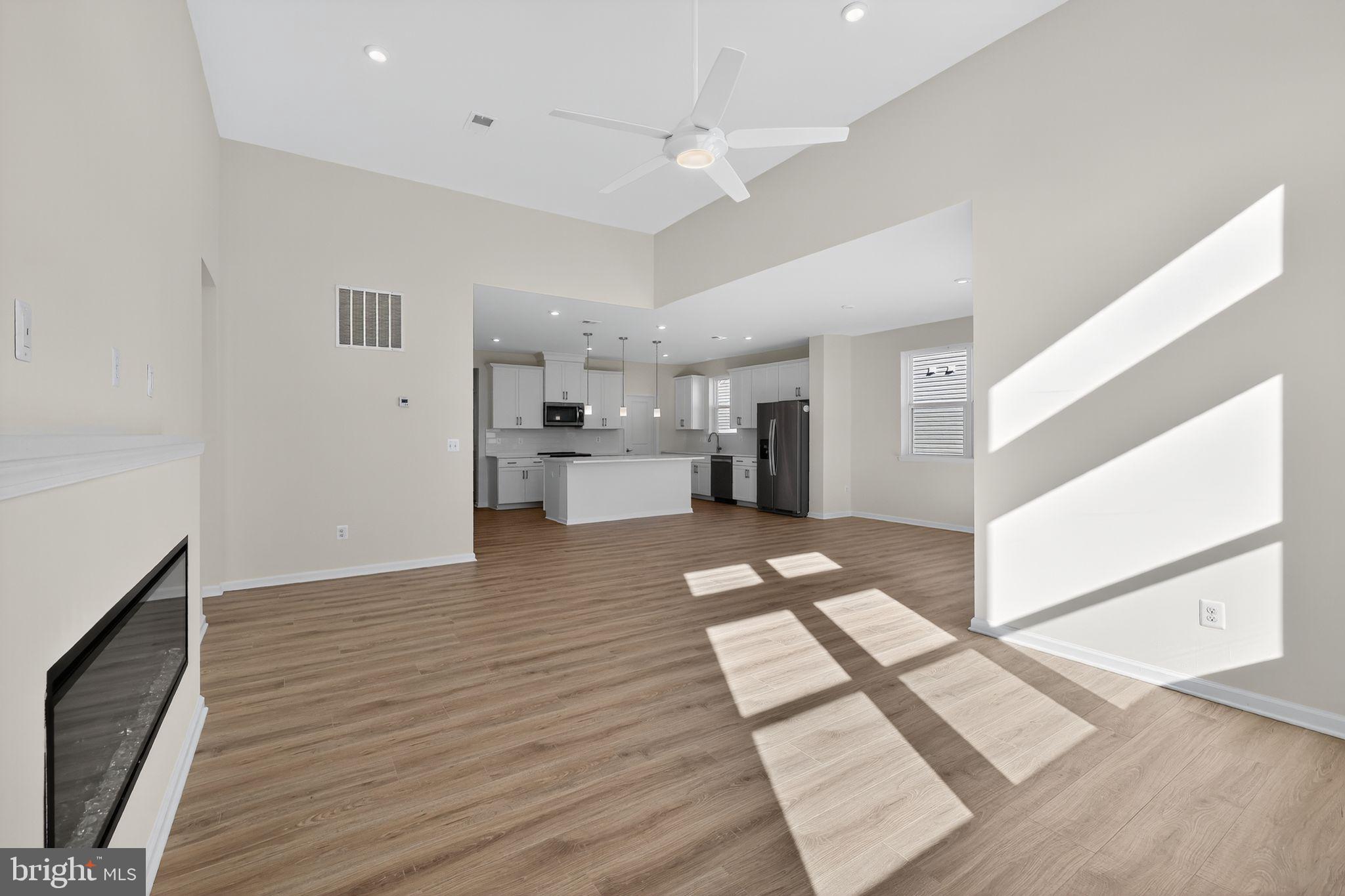 SYCAMORE CHASE - Residential
