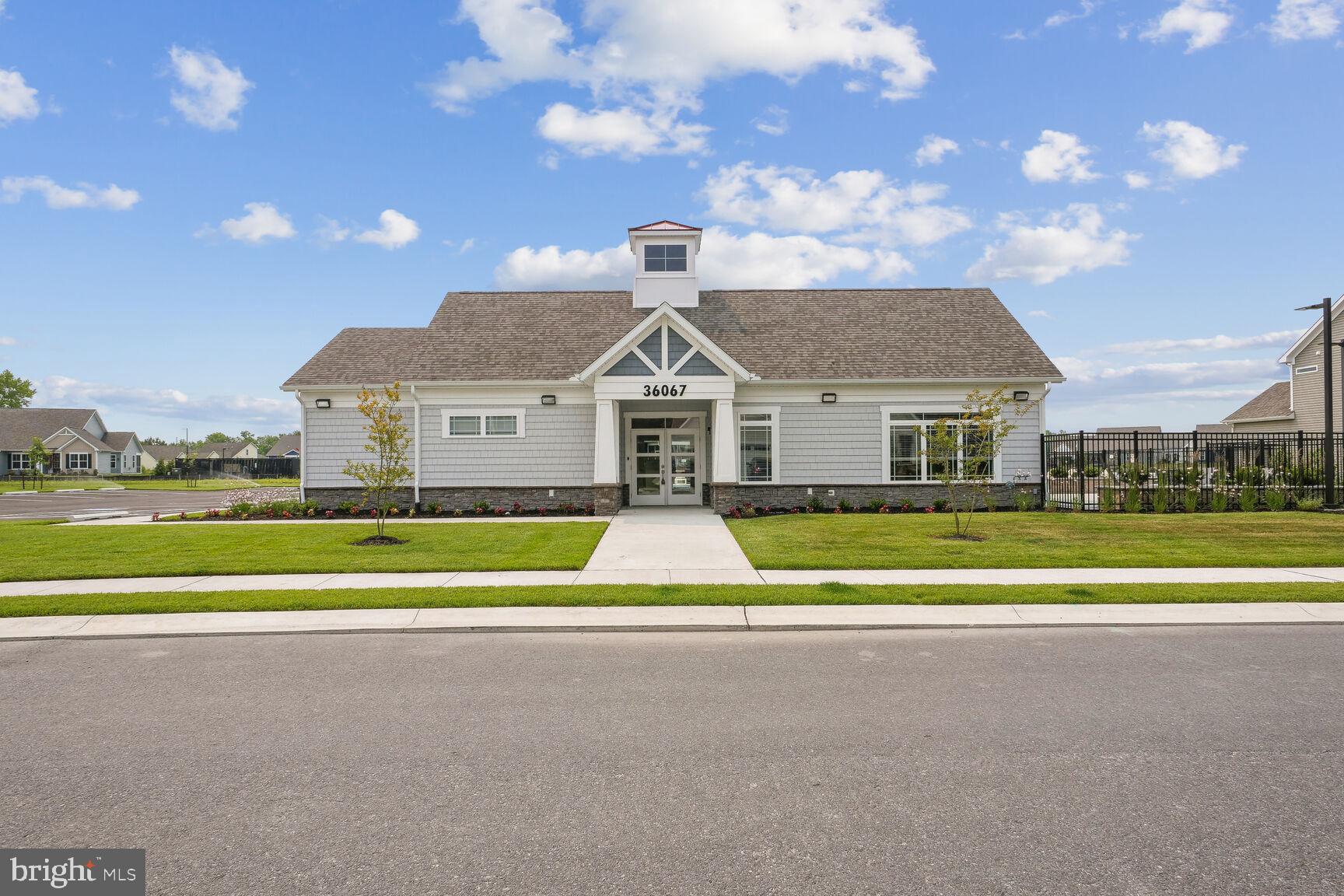 SYCAMORE CHASE - Residential