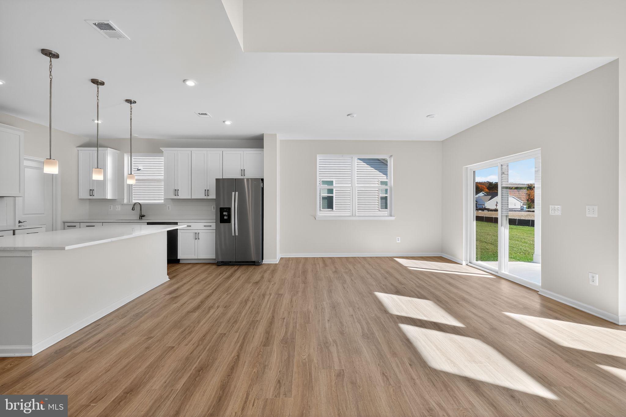 SYCAMORE CHASE - Residential