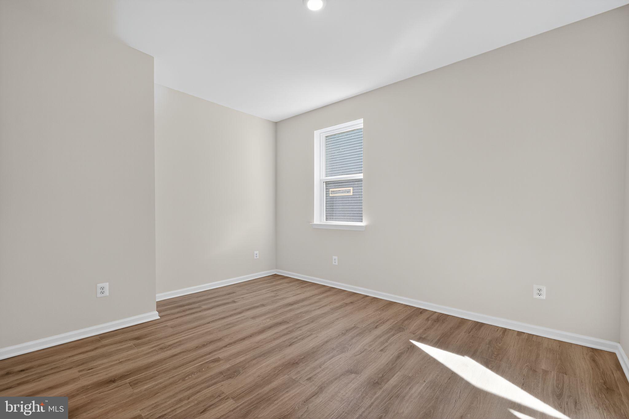 SYCAMORE CHASE - Residential