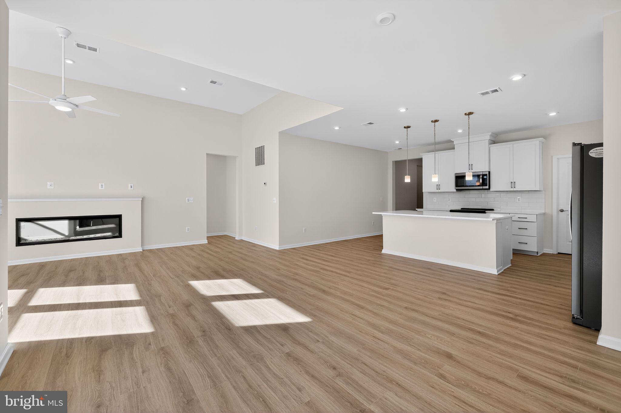 SYCAMORE CHASE - Residential