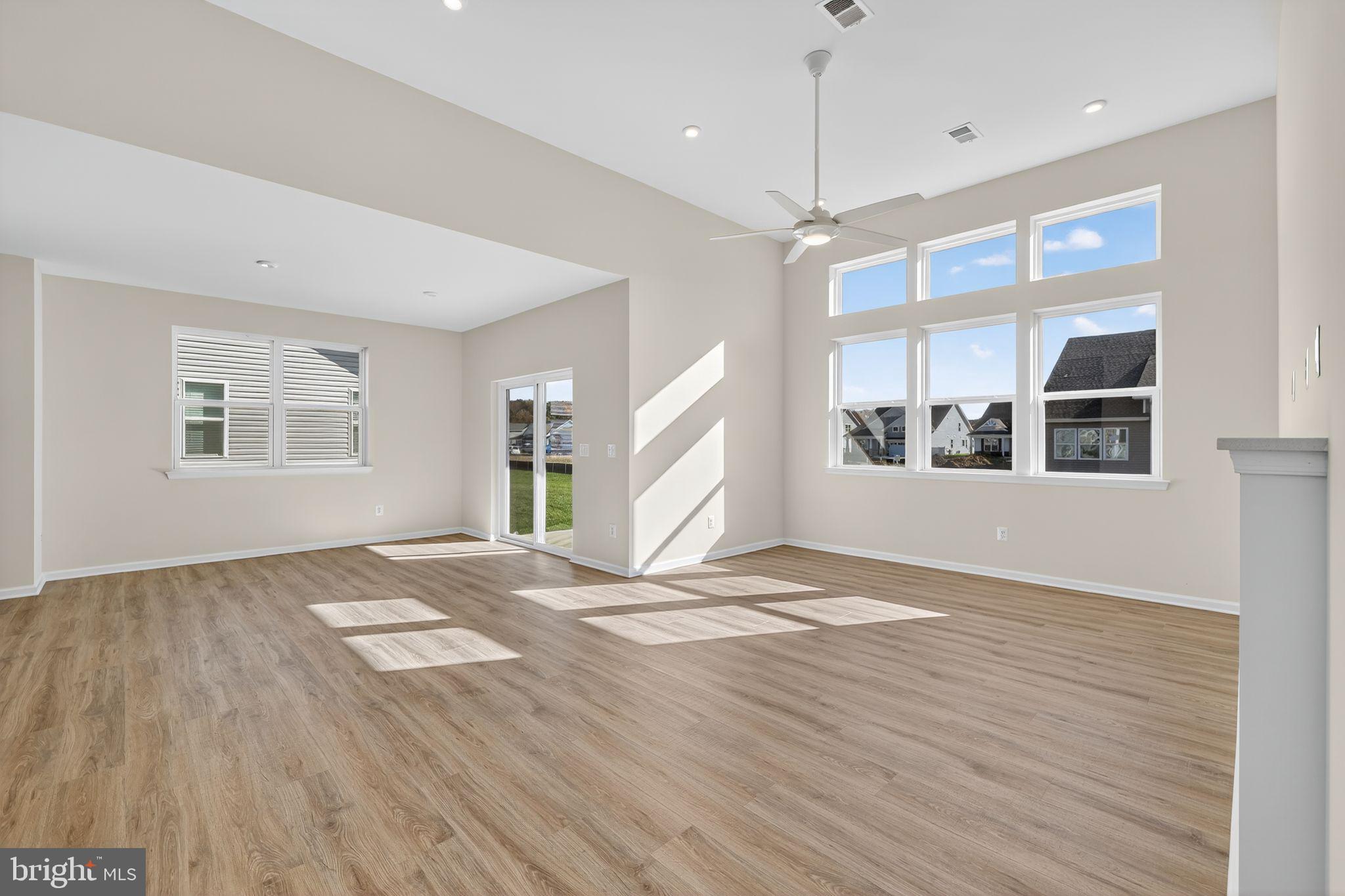 SYCAMORE CHASE - Residential