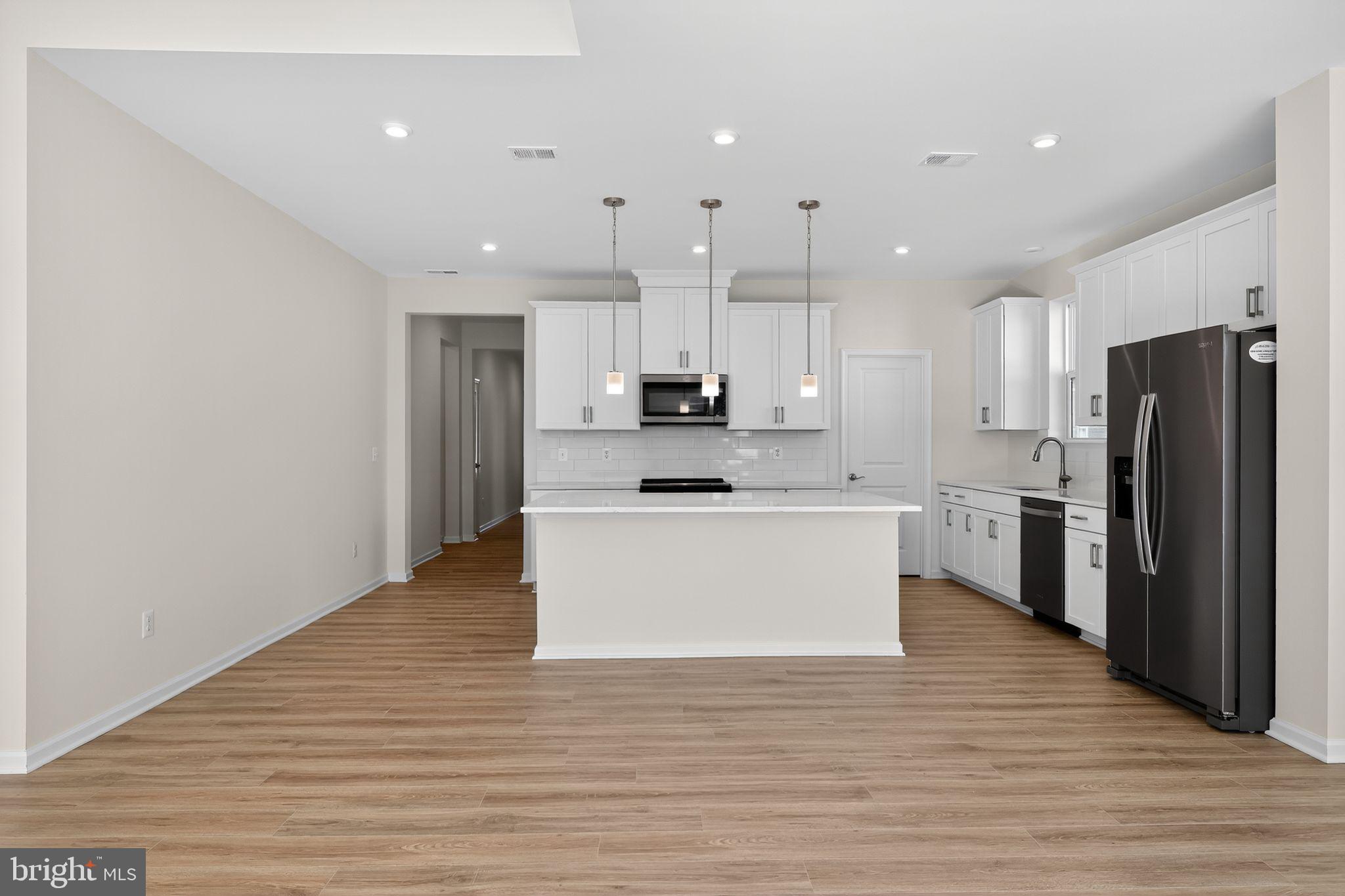 SYCAMORE CHASE - Residential