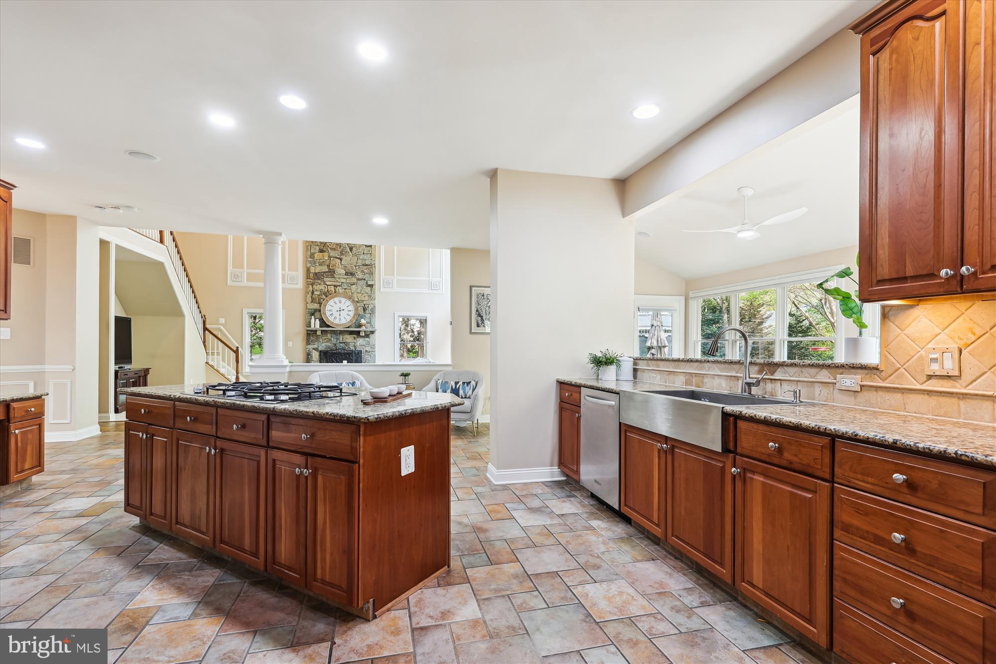 OAKTON CHASE - Residential