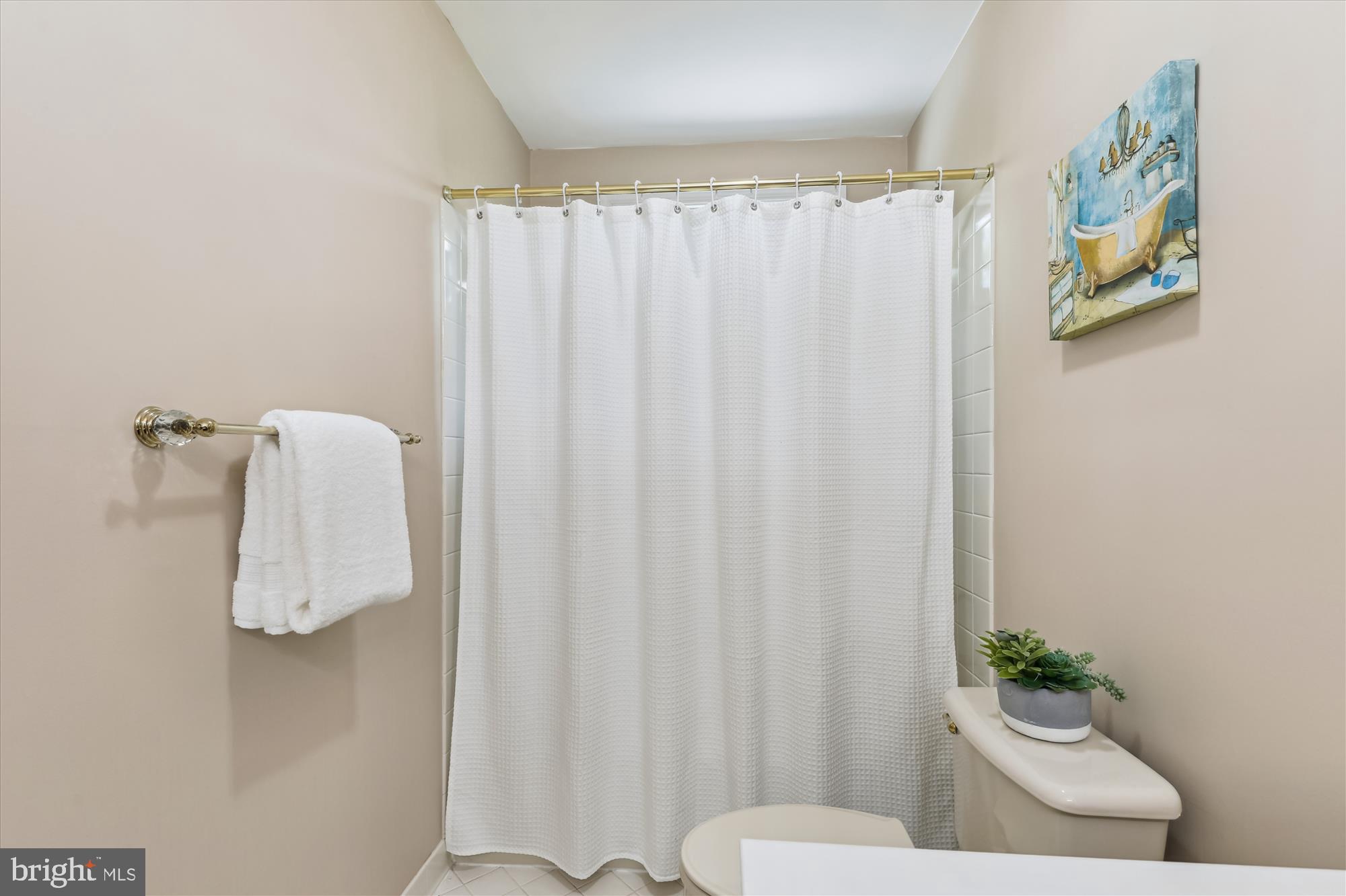 OAKTON CHASE - Residential