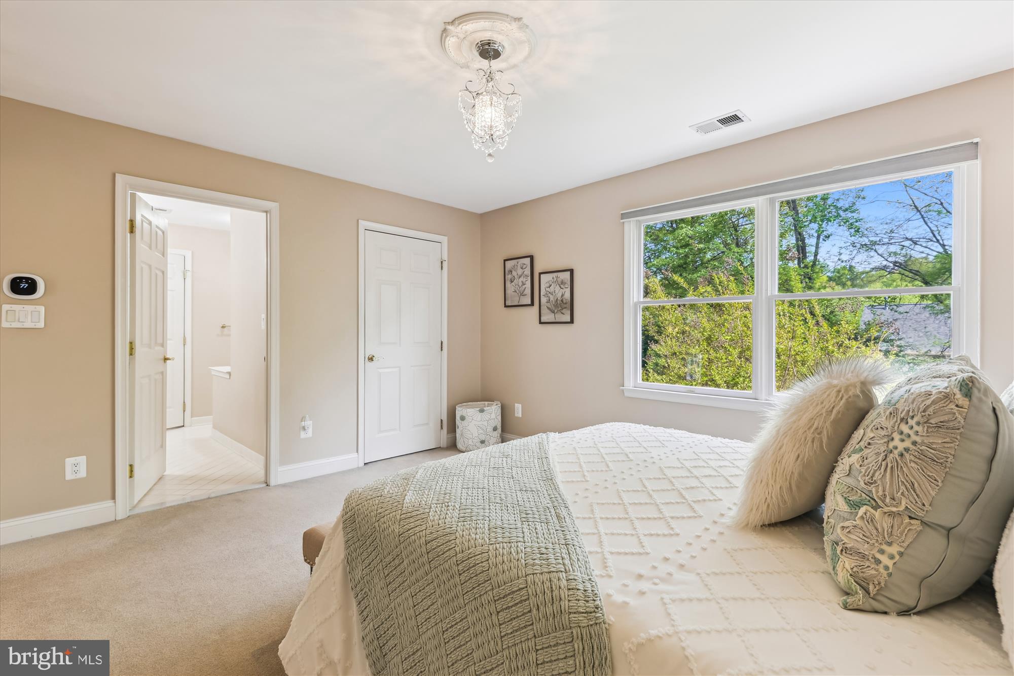 OAKTON CHASE - Residential