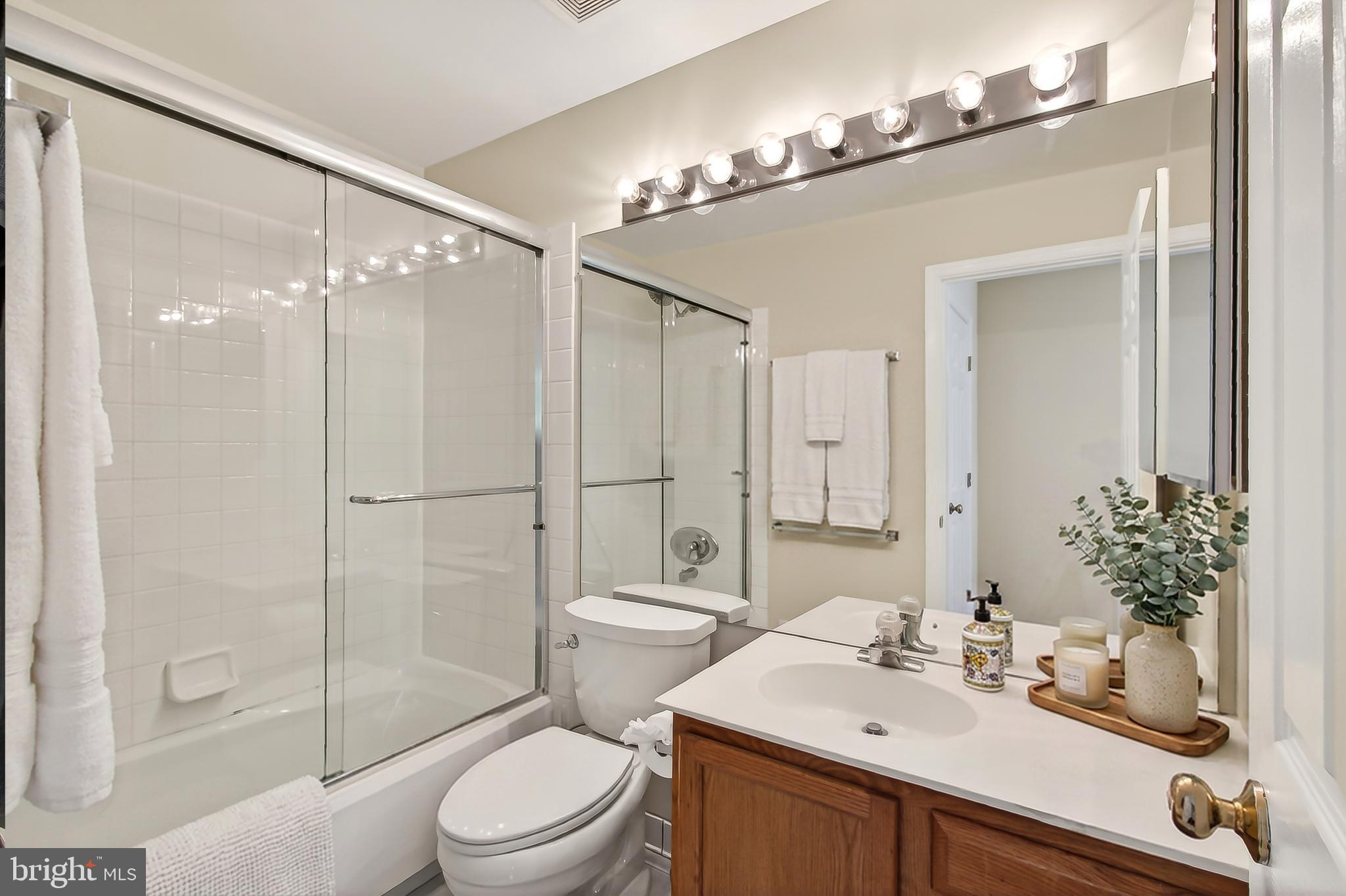 GUNSTON CORNER - Residential