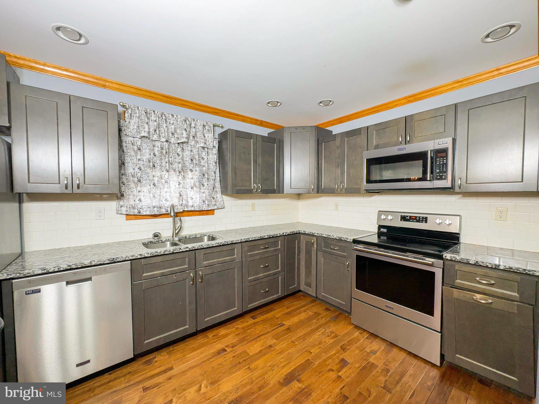 CABIN POINT - Residential