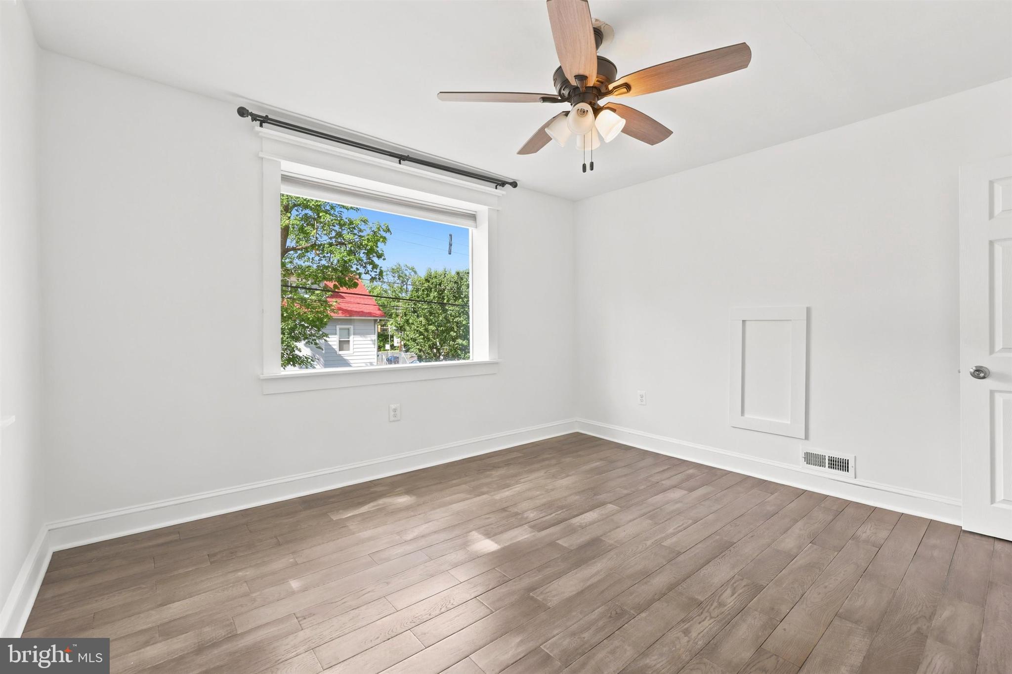 NEWPORTVILLE - Residential