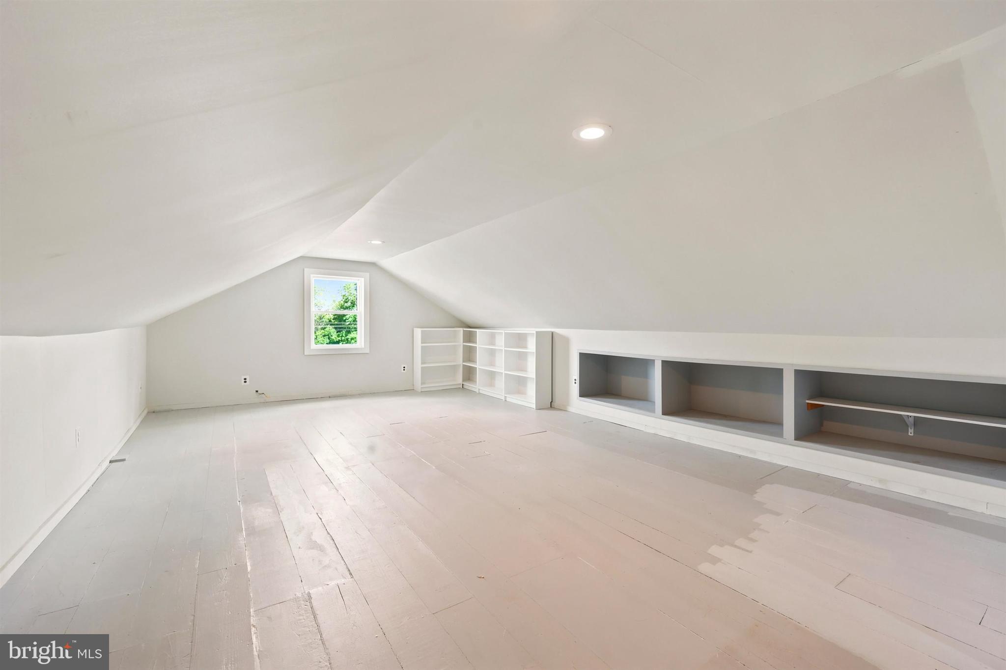 NEWPORTVILLE - Residential