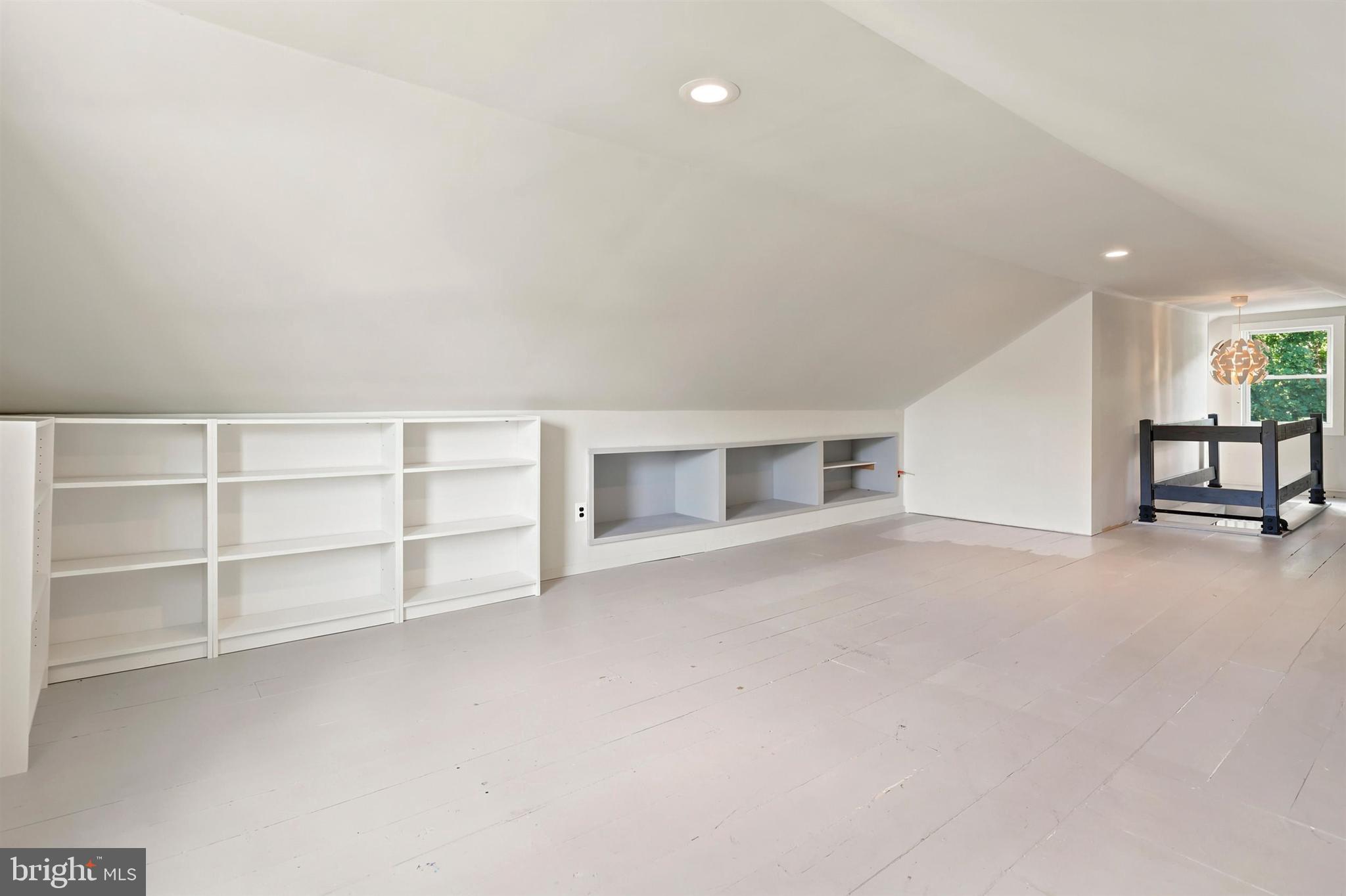 NEWPORTVILLE - Residential