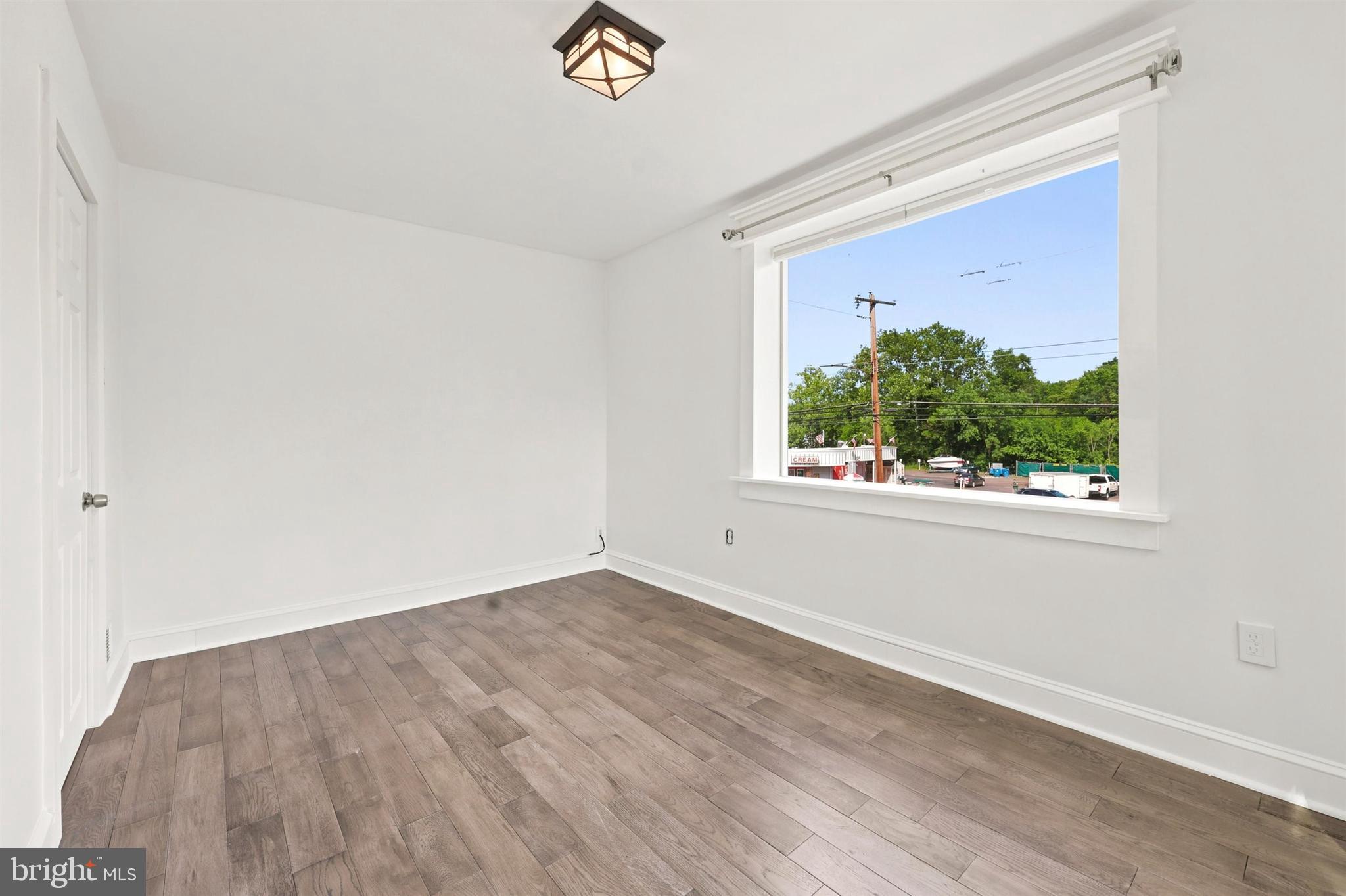 NEWPORTVILLE - Residential