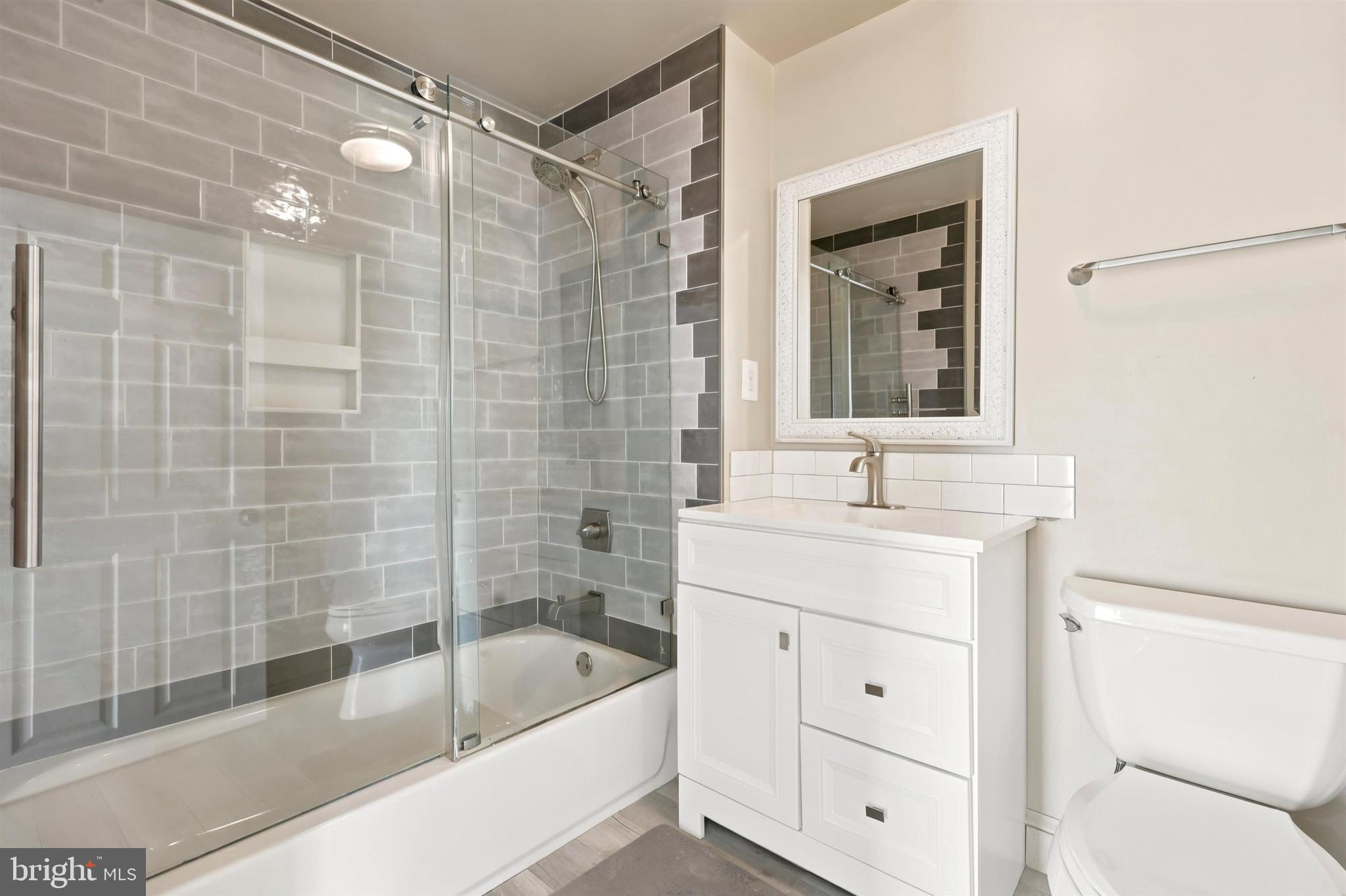 NEWPORTVILLE - Residential