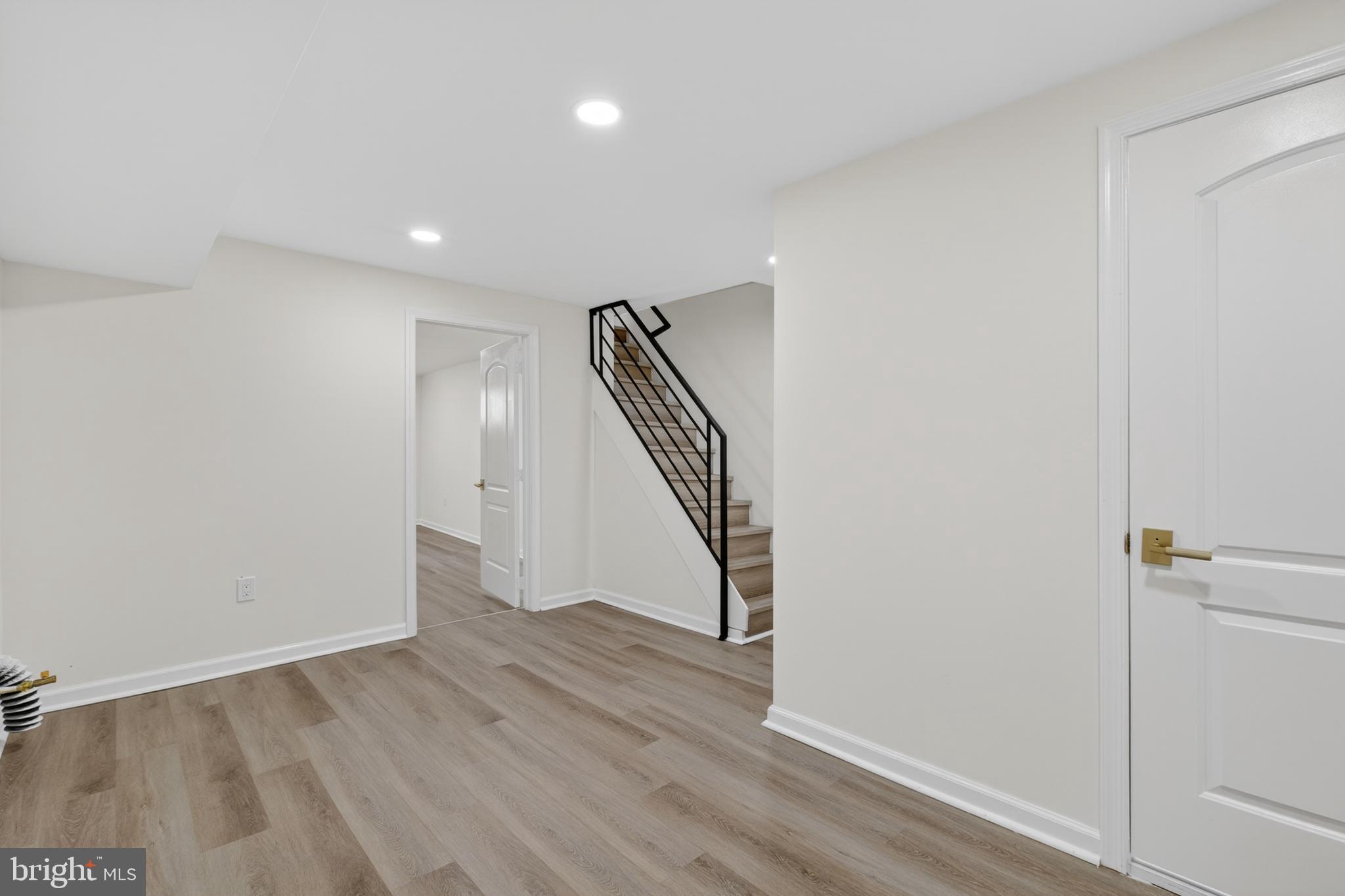 OXFORD CIRCLE - Residential