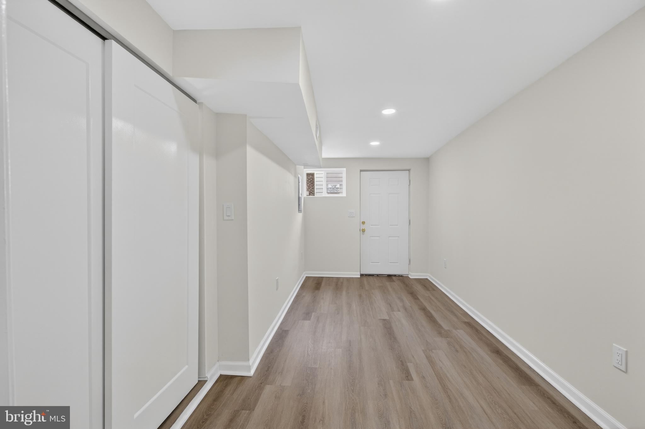 OXFORD CIRCLE - Residential
