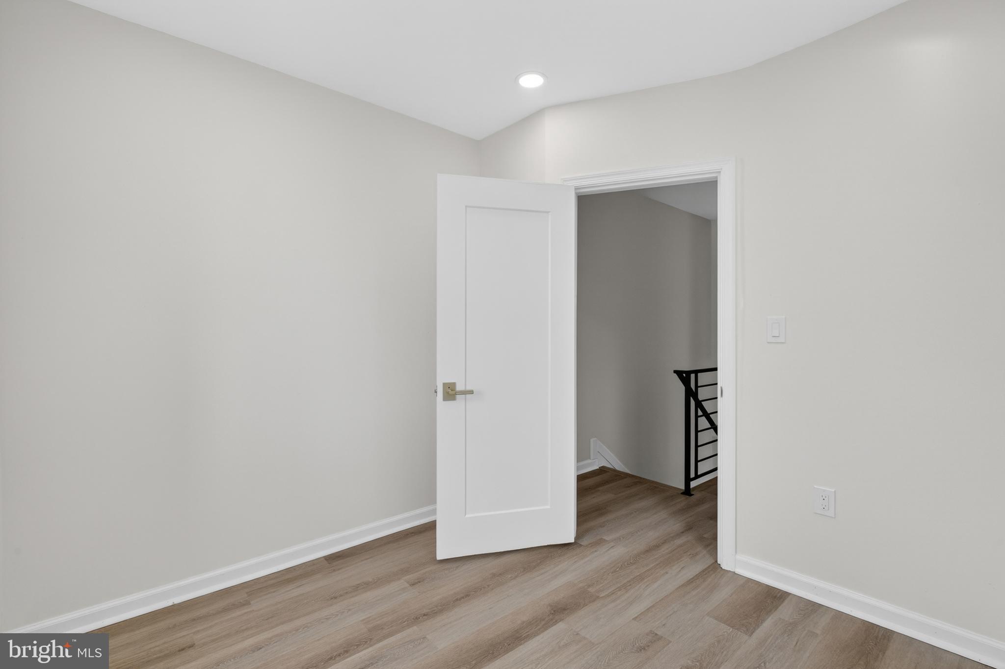OXFORD CIRCLE - Residential