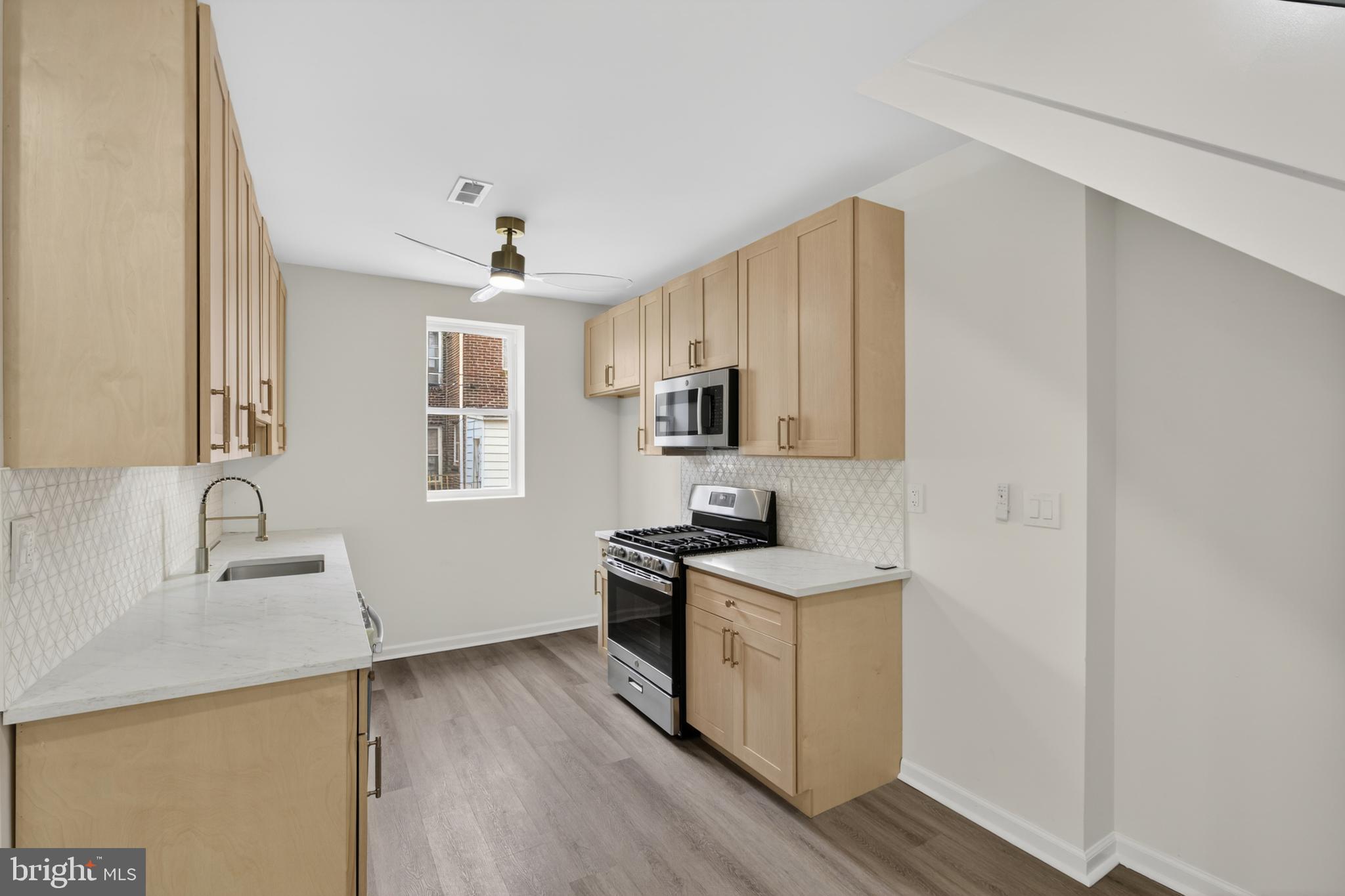 OXFORD CIRCLE - Residential