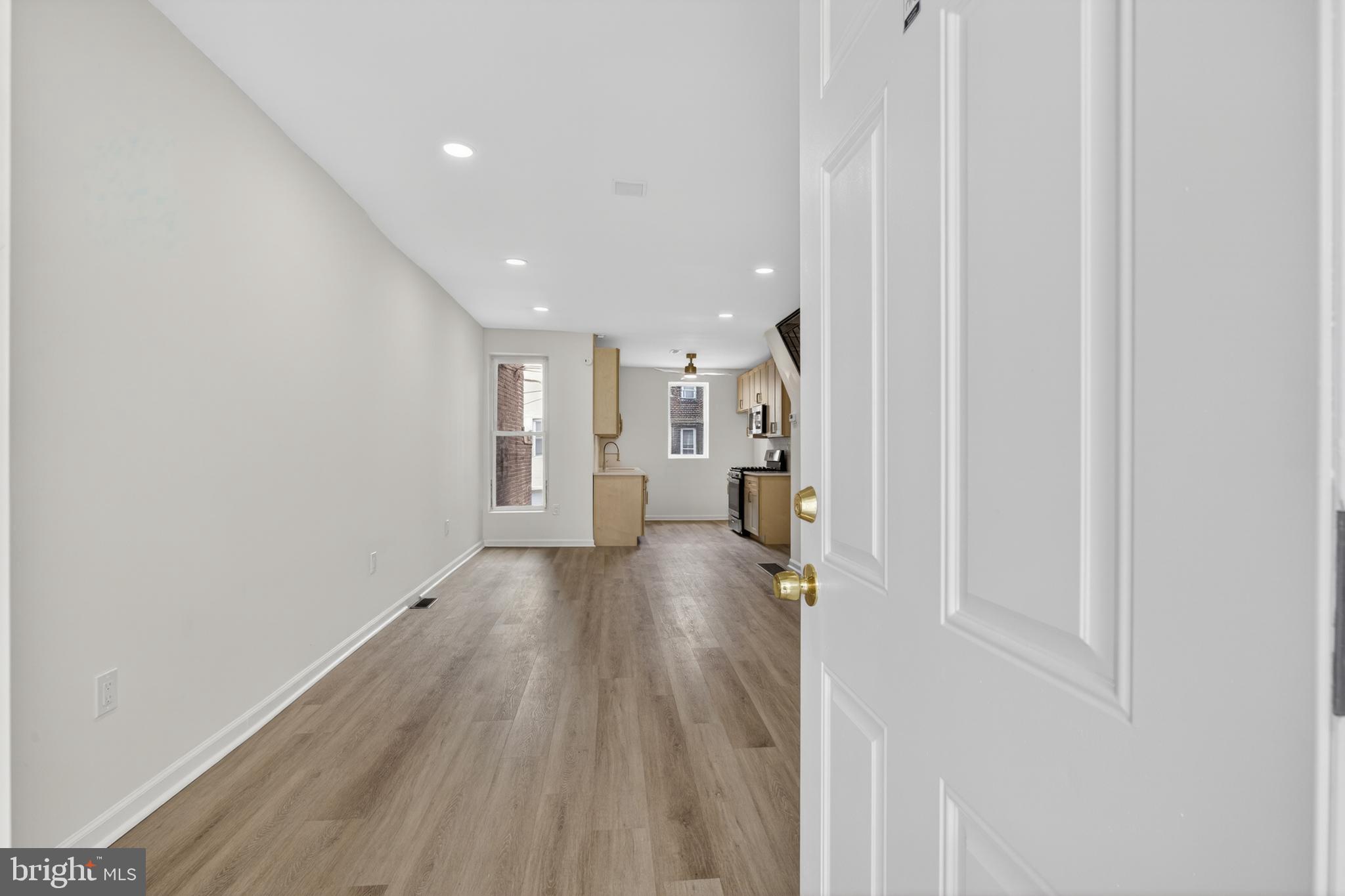OXFORD CIRCLE - Residential