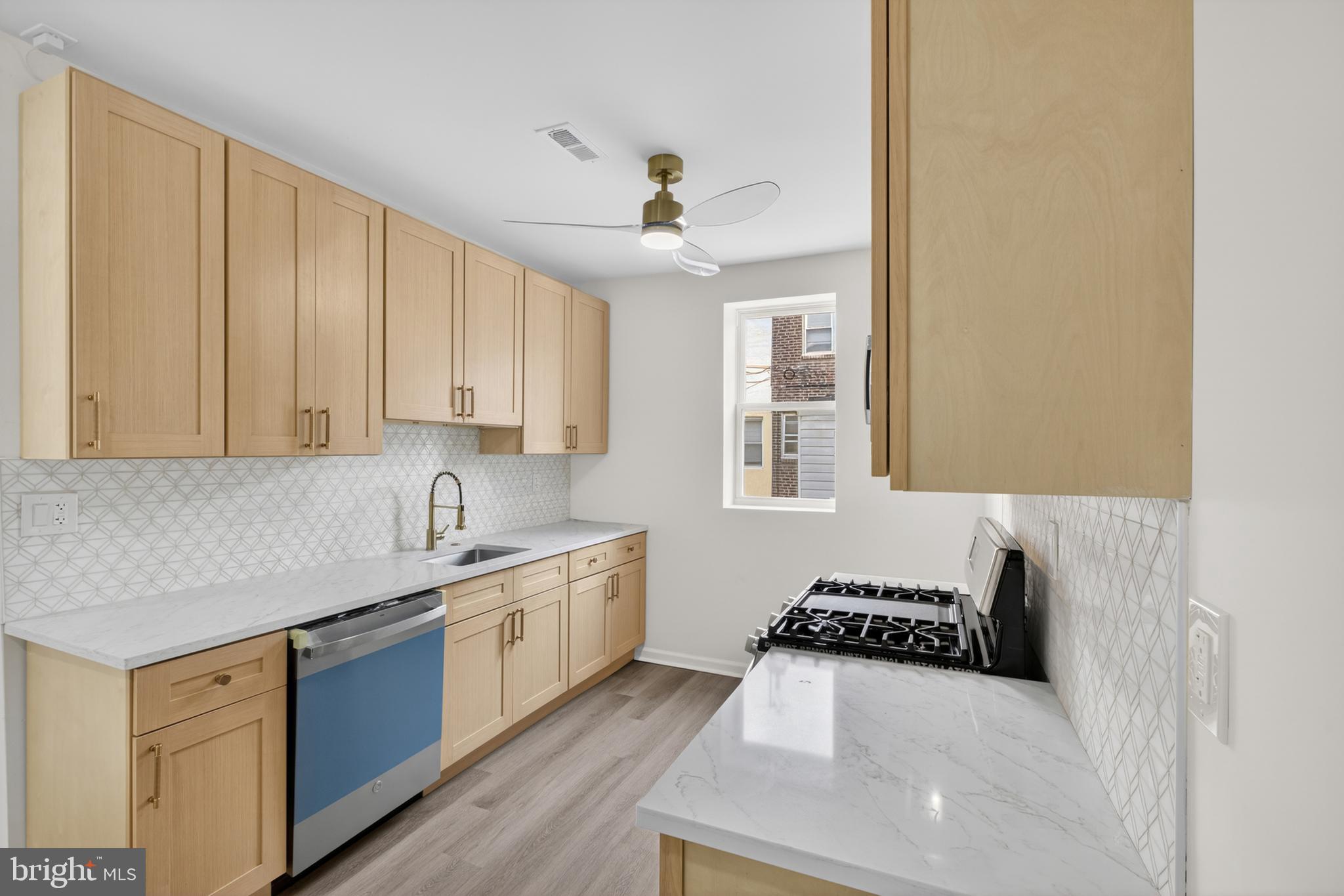 OXFORD CIRCLE - Residential