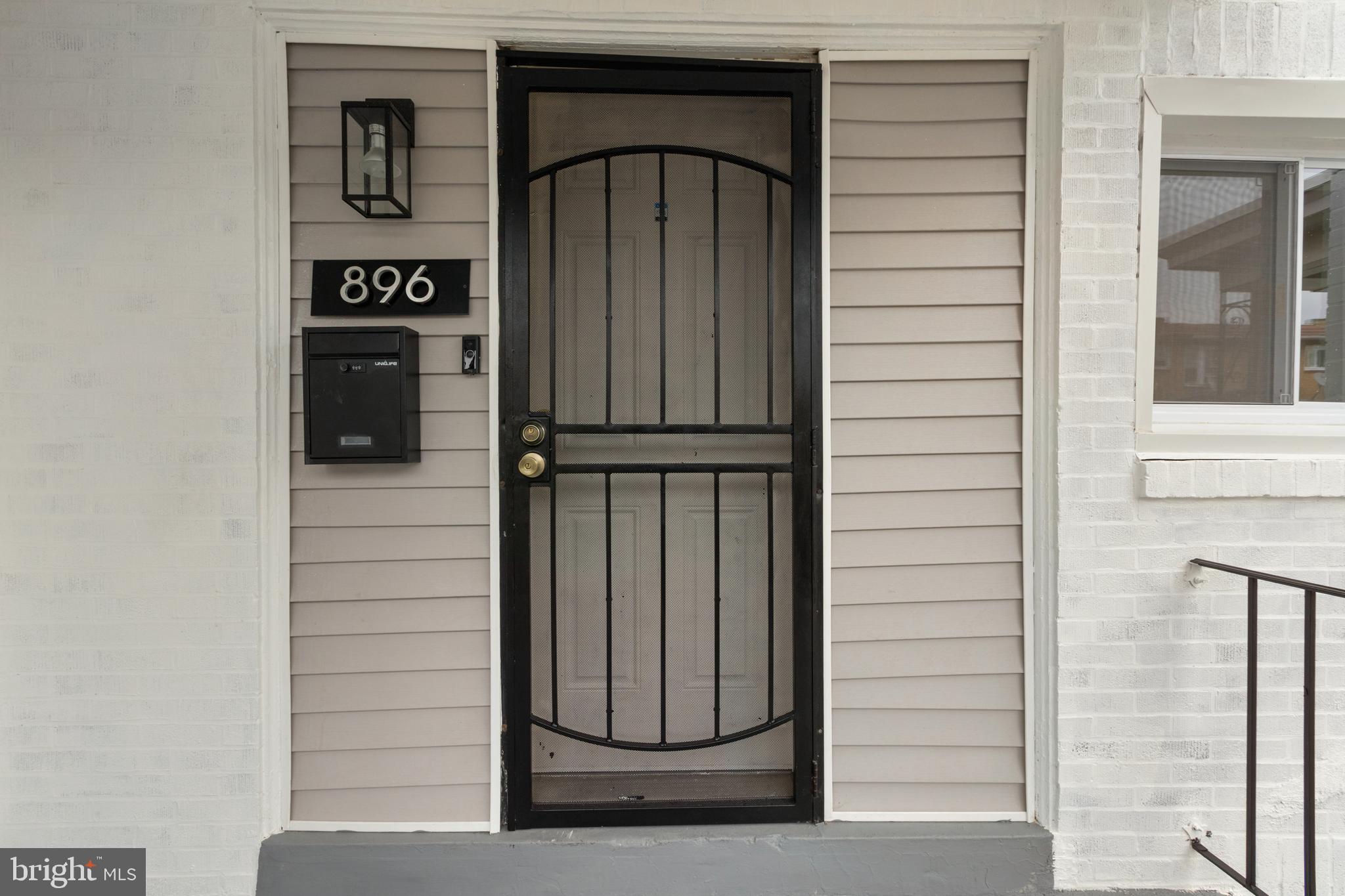 OXFORD CIRCLE - Residential
