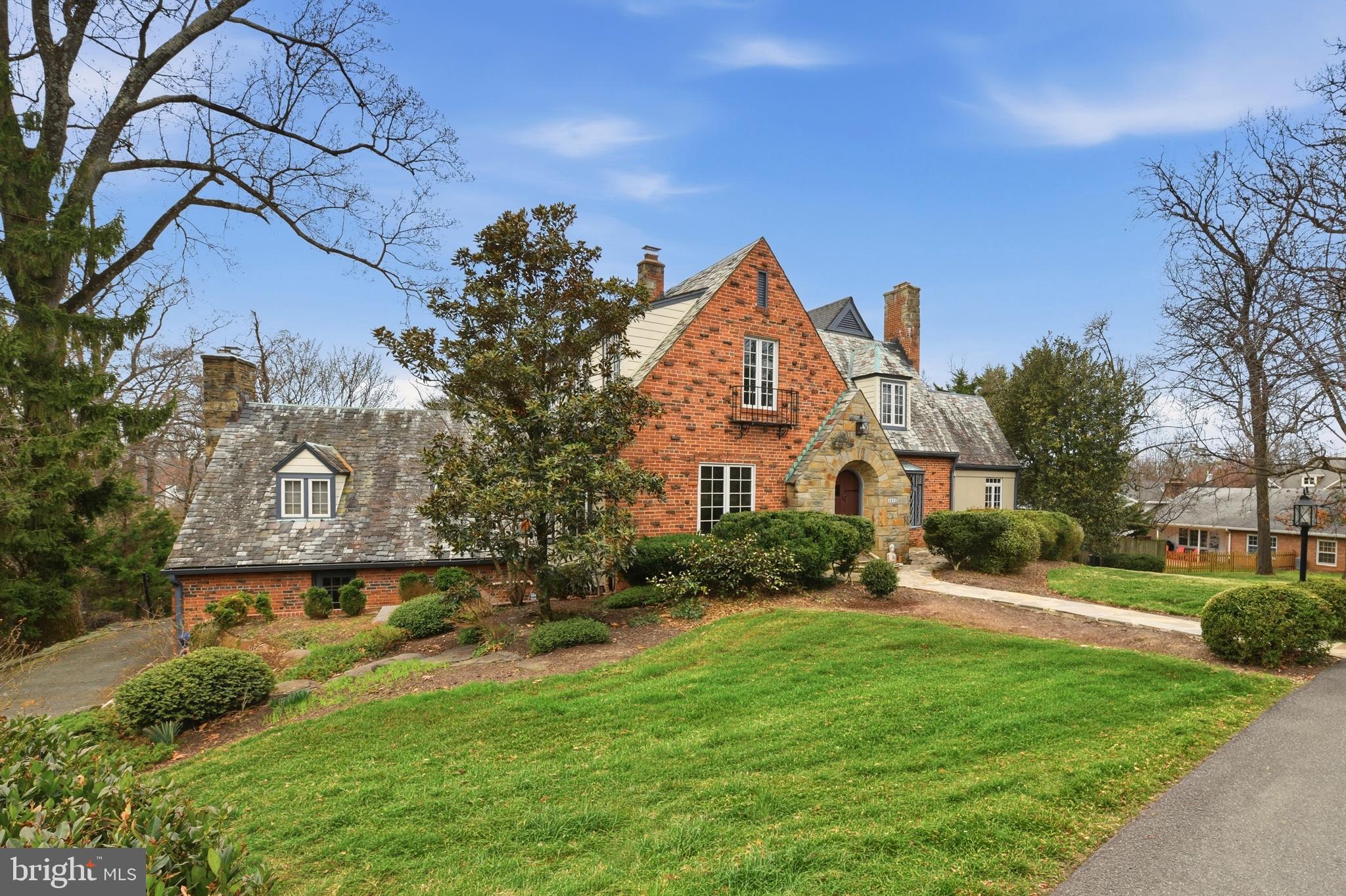 SHIRLEY WOODS - Residential