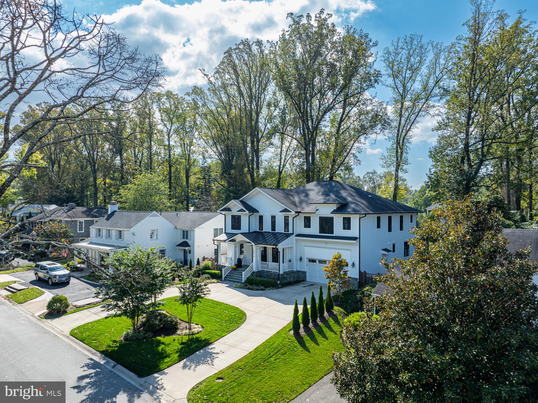 ENGLISH VILLAGE - Residential