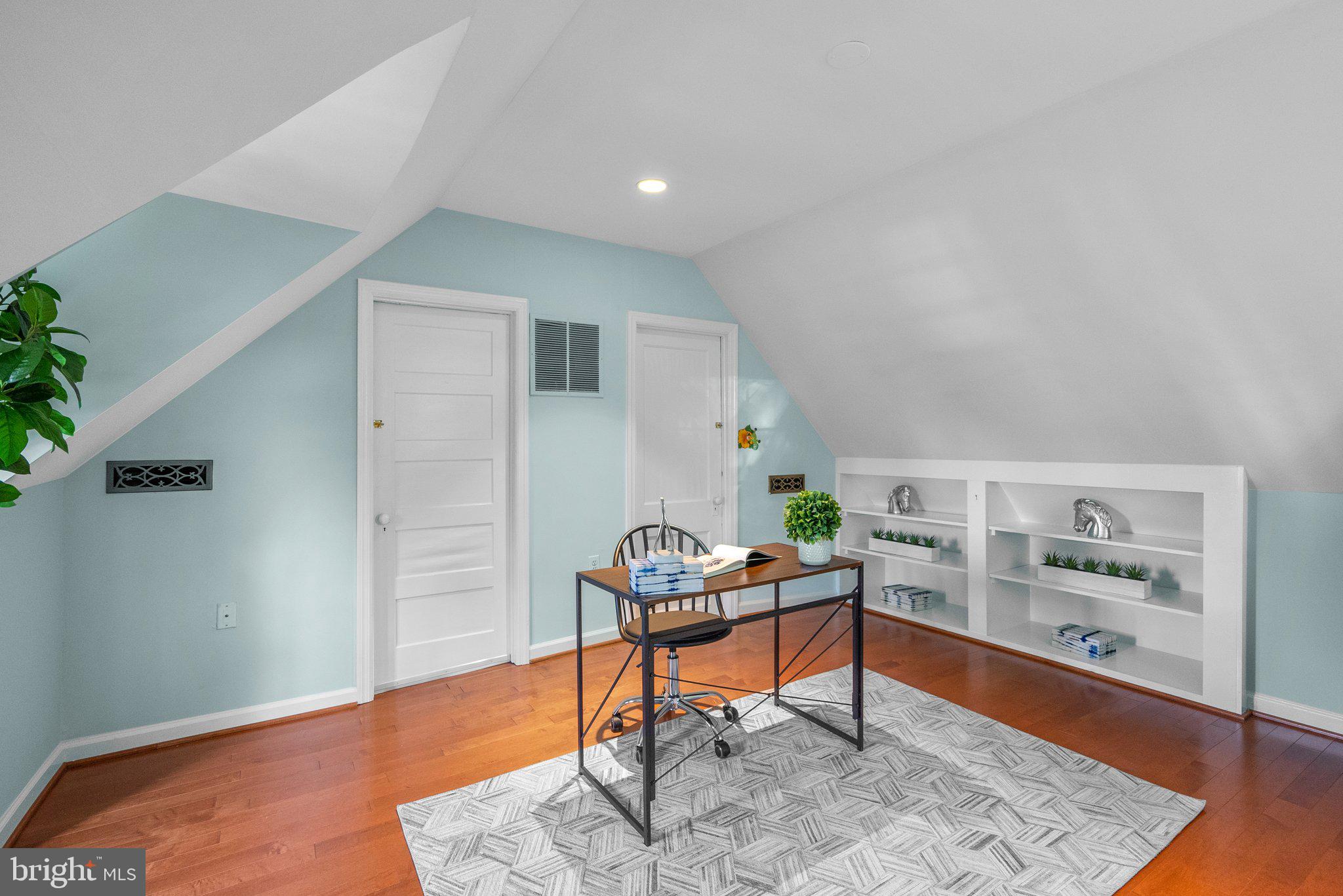 CHEVY CHASE - Residential