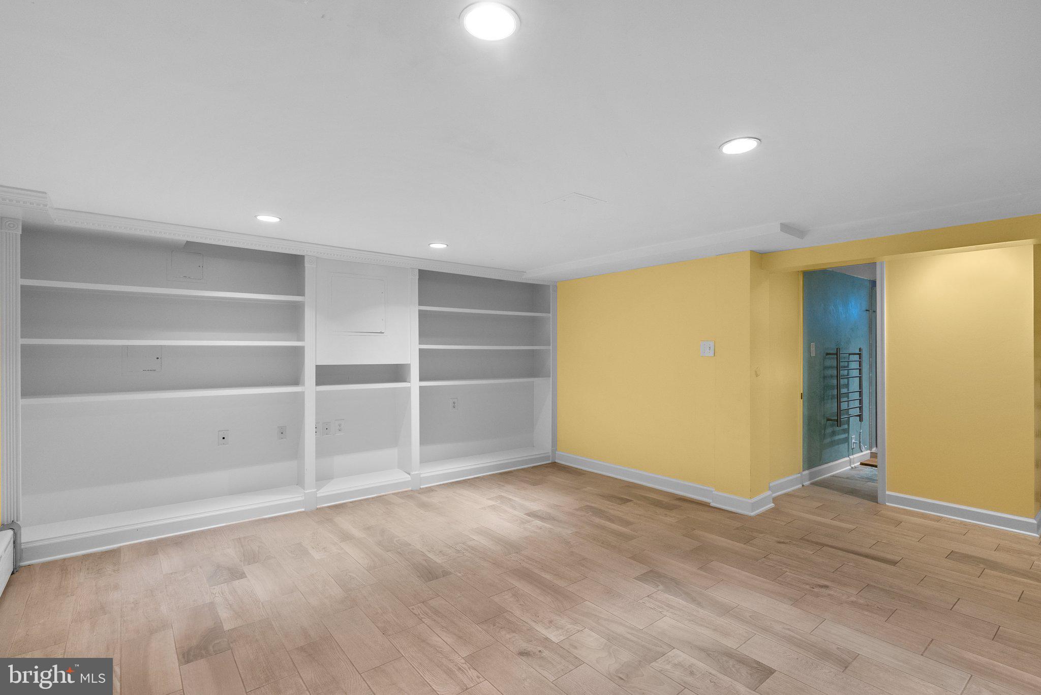 CHEVY CHASE - Residential