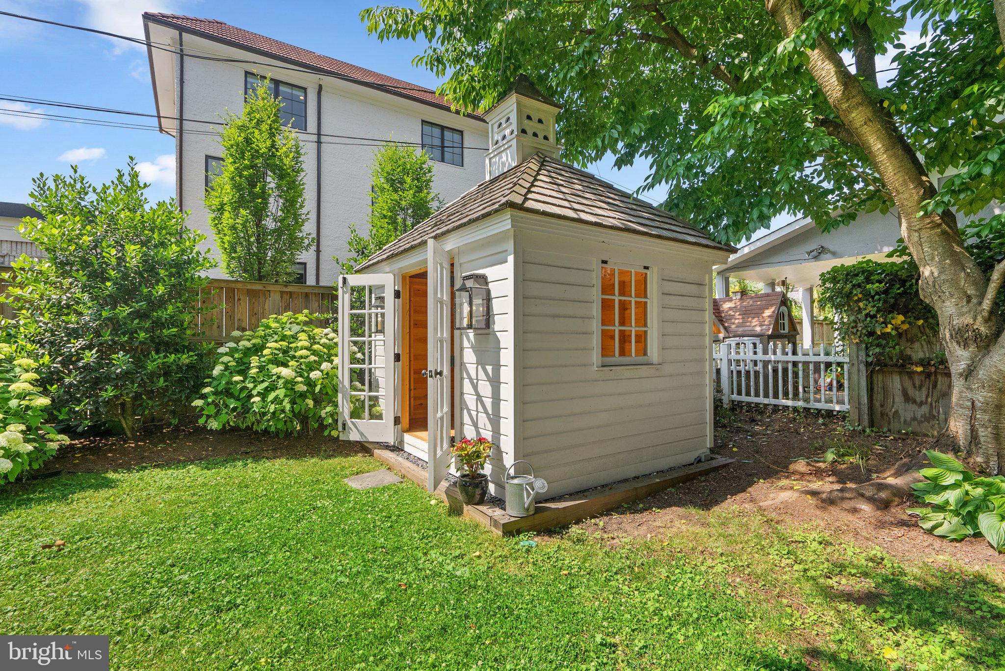 CHEVY CHASE - Residential
