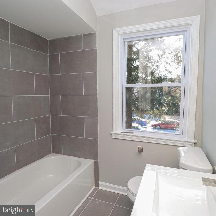 IDLEWOOD - Residential Lease