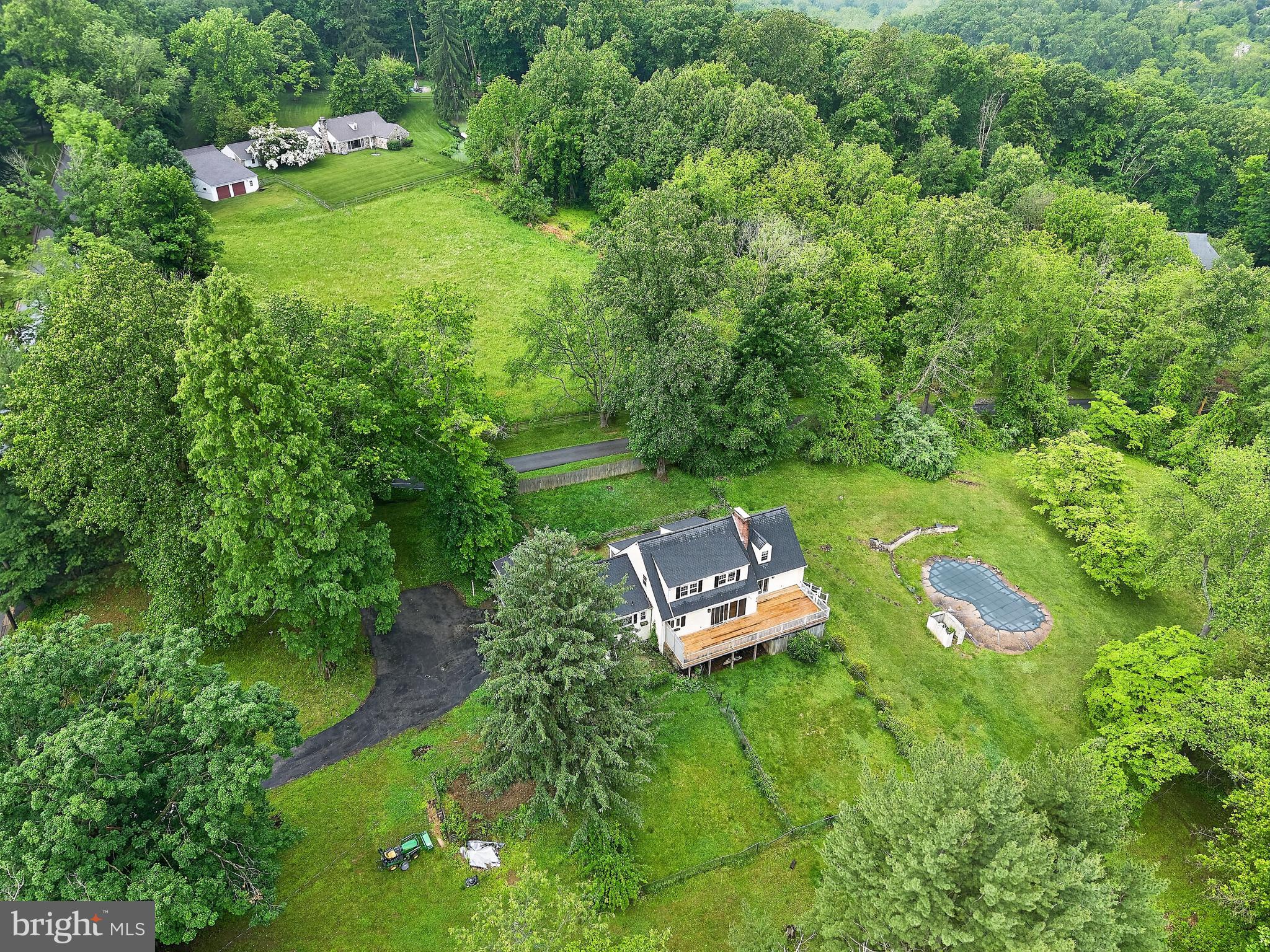 FOUR OAKS FARM - Residential