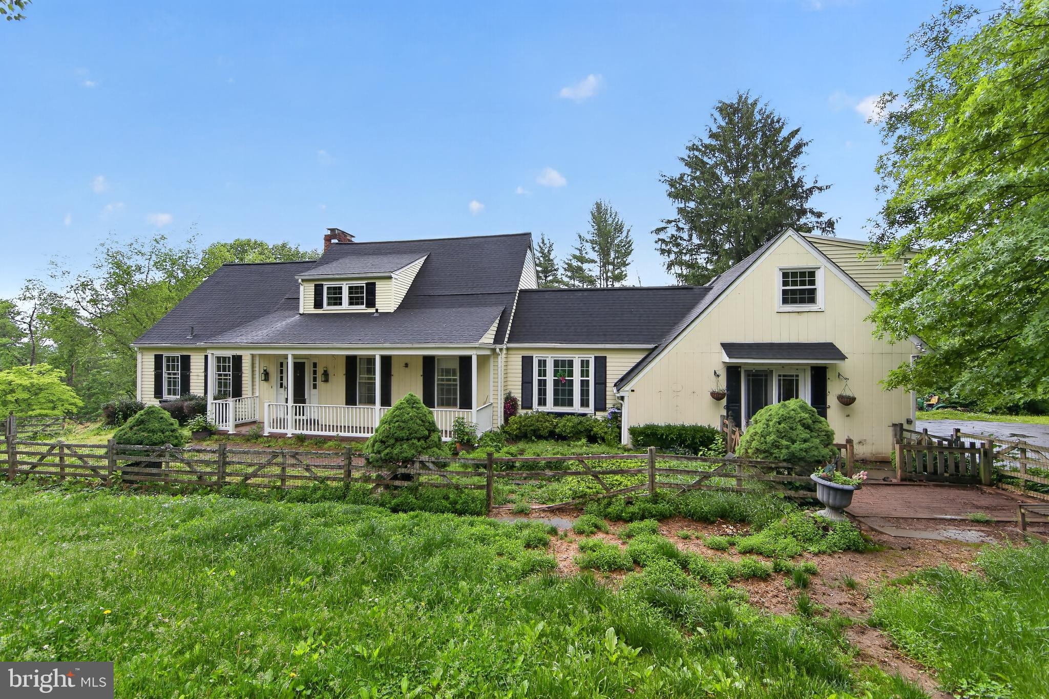 FOUR OAKS FARM - Residential