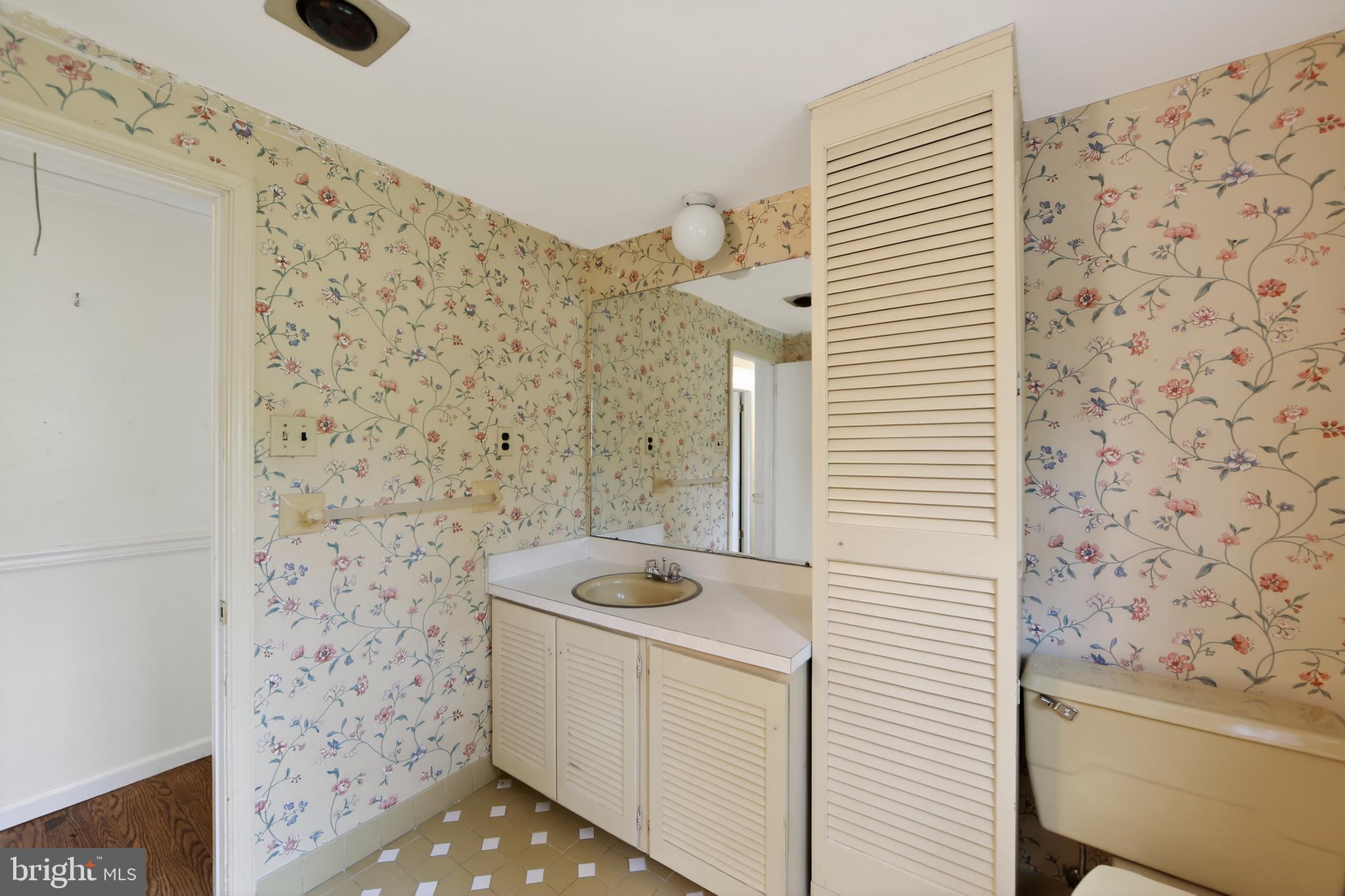 FOUR OAKS FARM - Residential