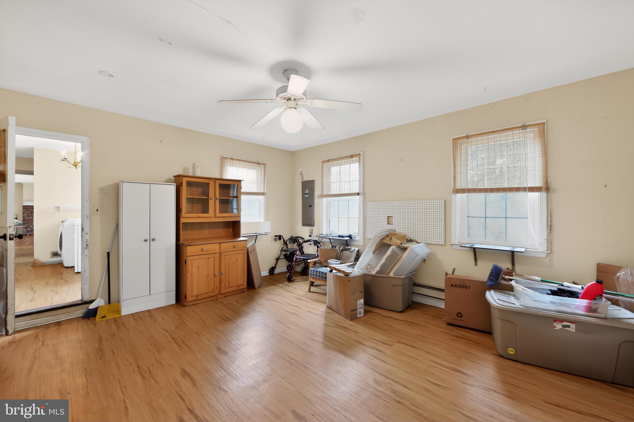 FOUR OAKS FARM - Residential