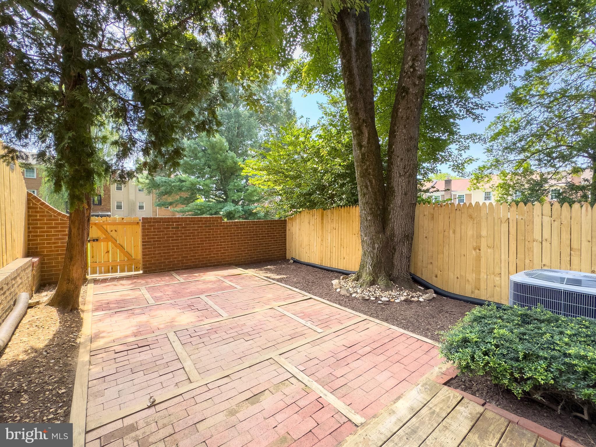 PINECREST HEIGHTS - Residential